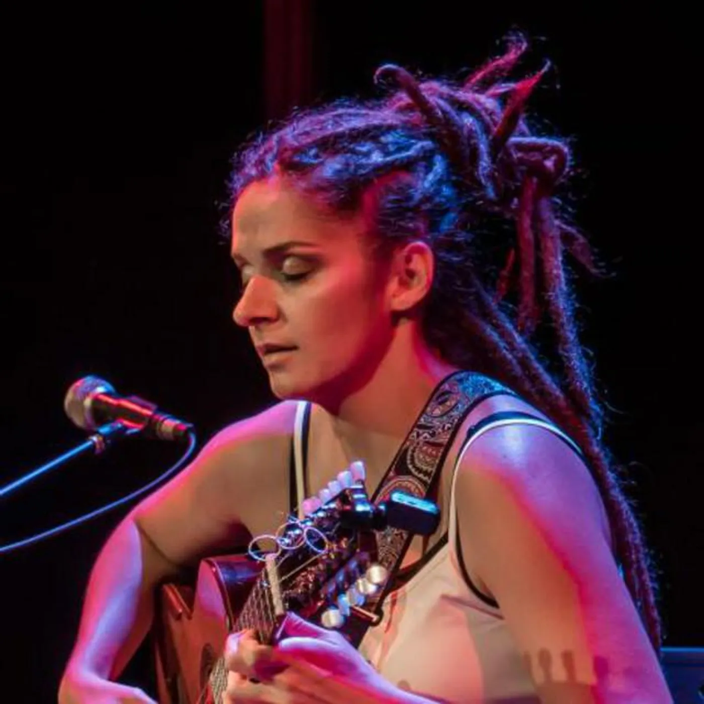 Leticia Leal Brand Page