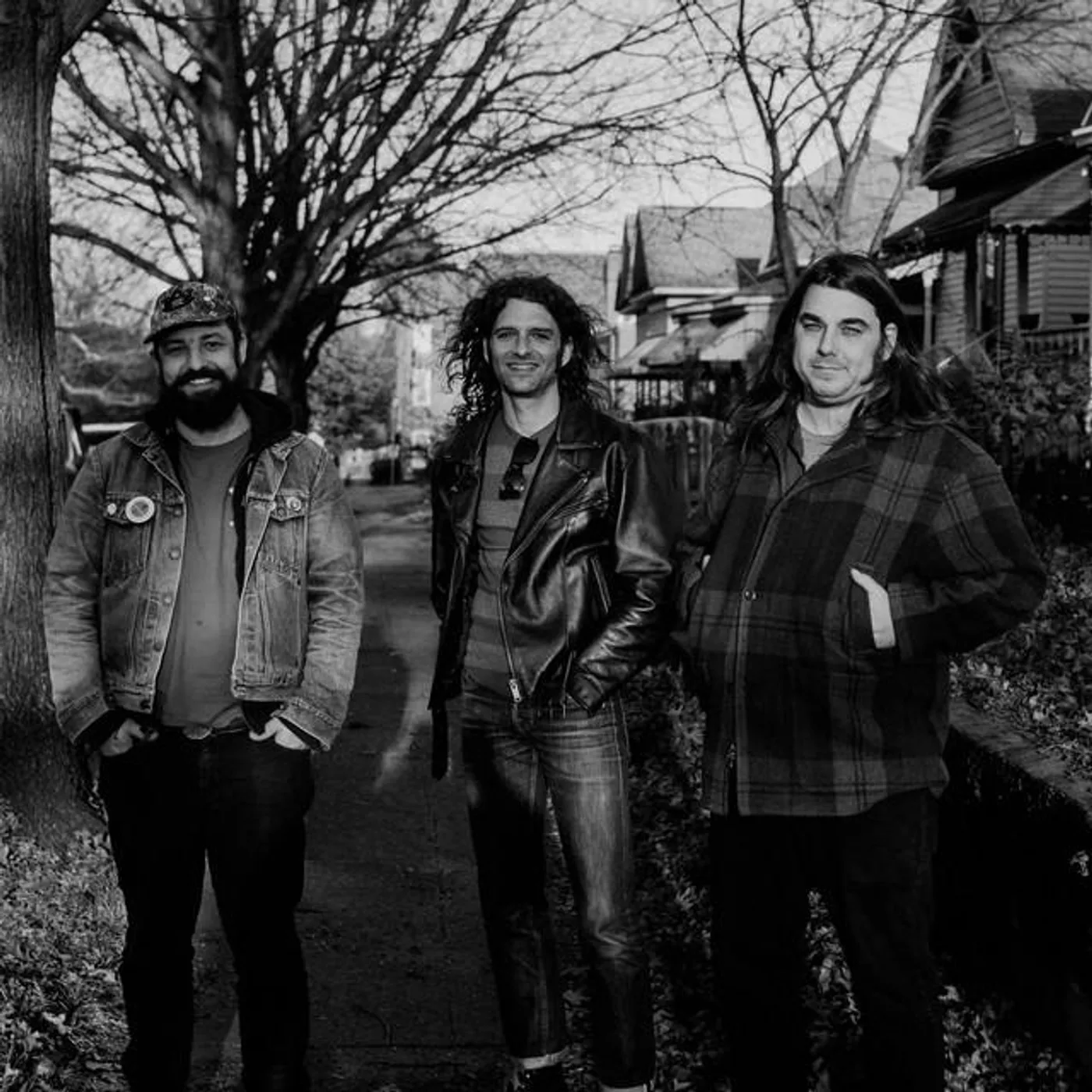Lee Bains + The Glory Fires Brand Page