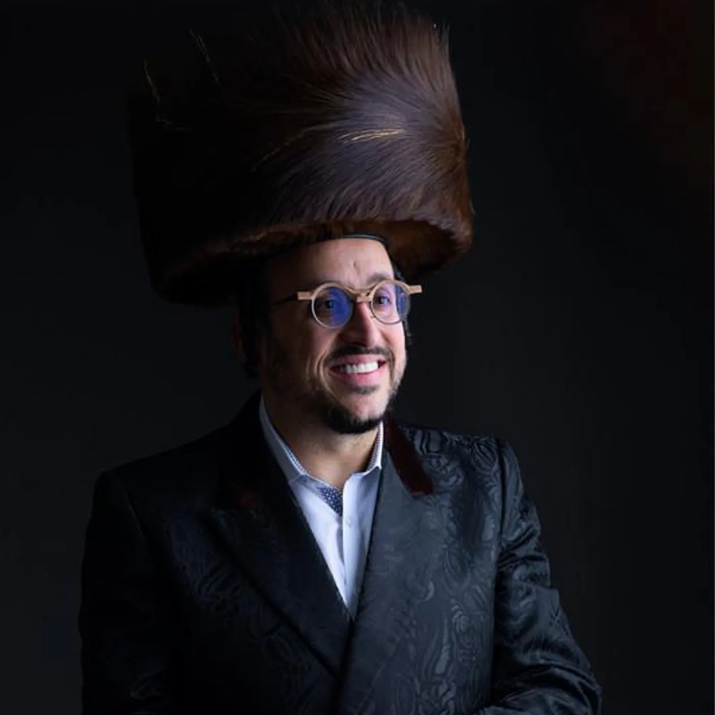 Lipa Schmeltzer Brand Page
