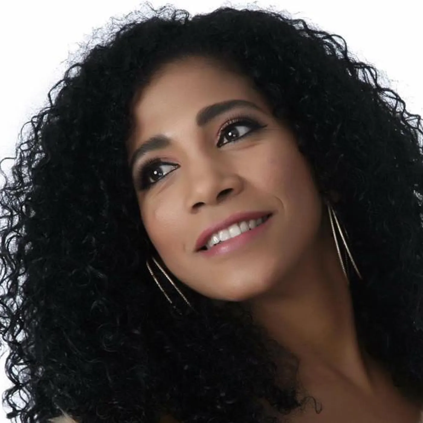 Lisett Morales Brand Page