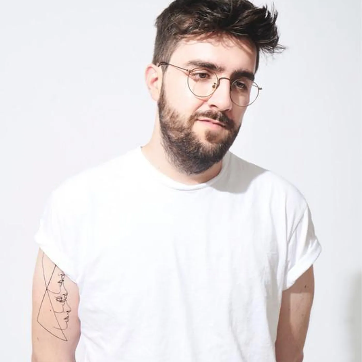 M|O|O|N Brand Page