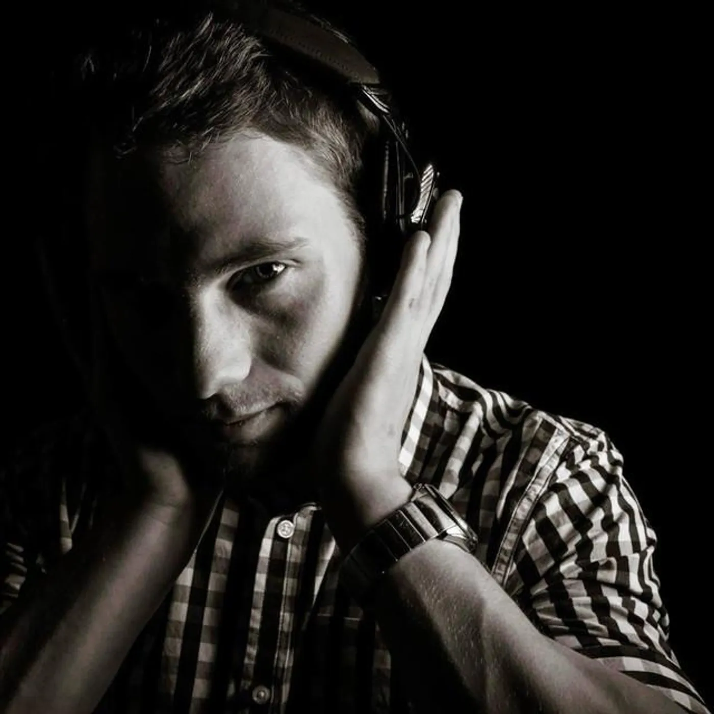 Max Millian Brand Page