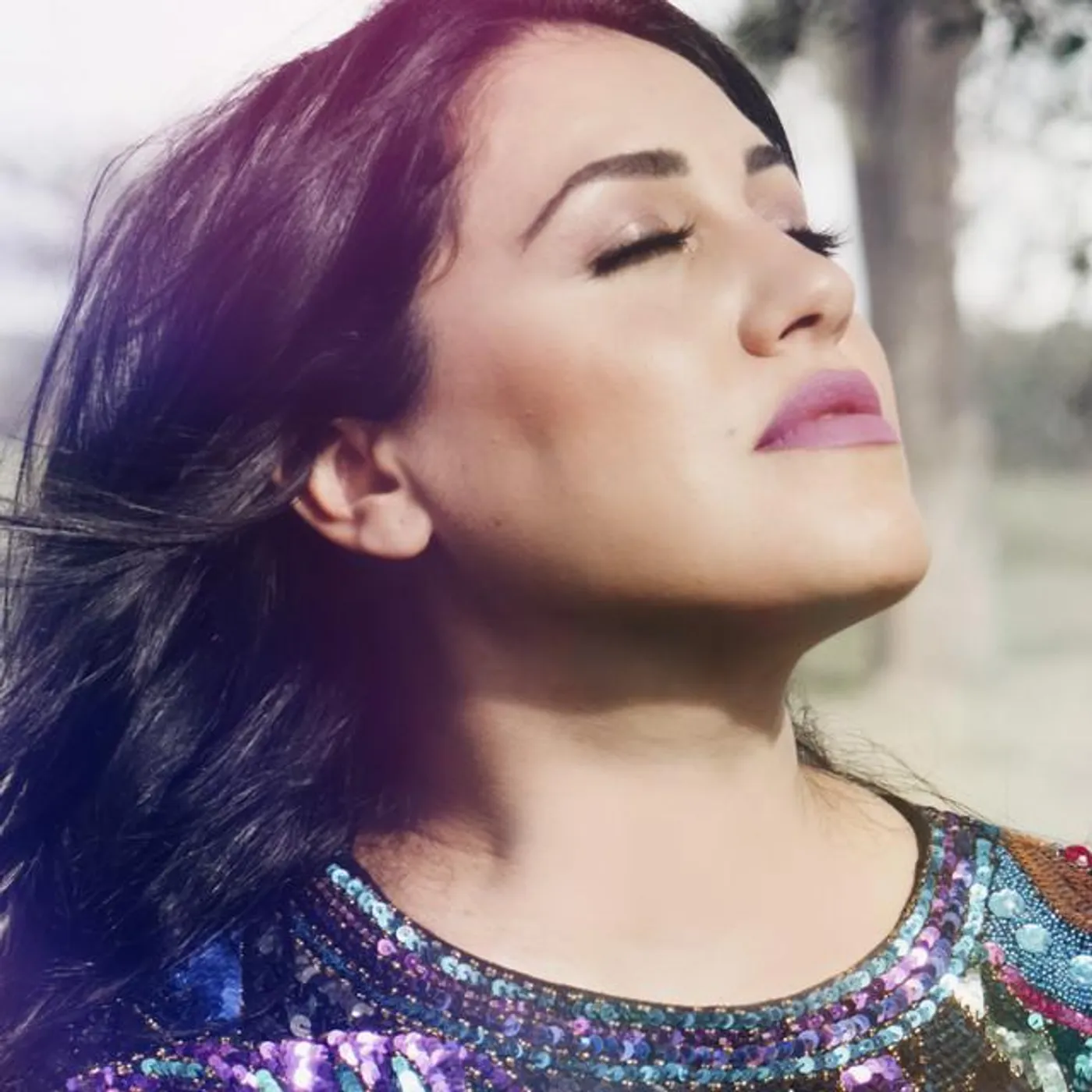 Mayra Leal Brand Page