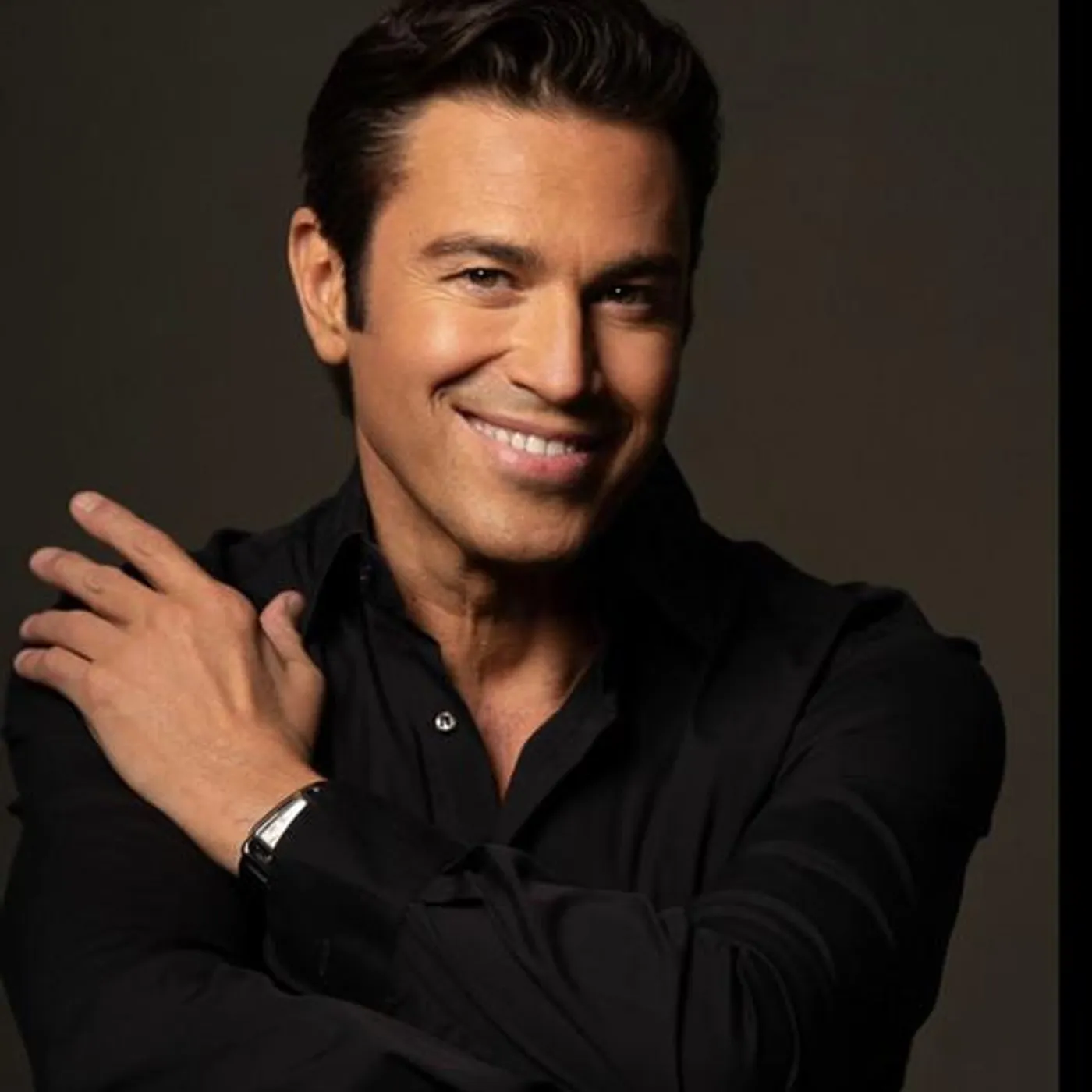 Mario Frangoulis Brand Page