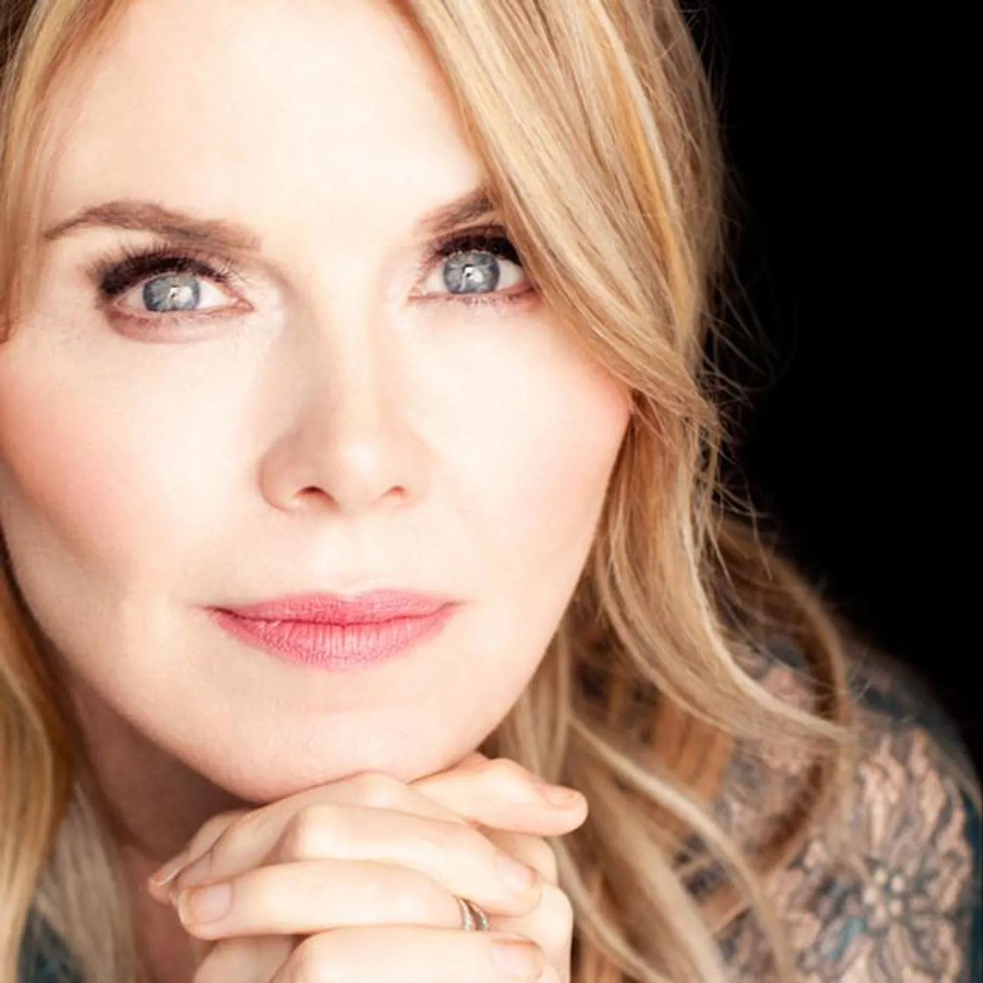 Mary Fahl Brand Page