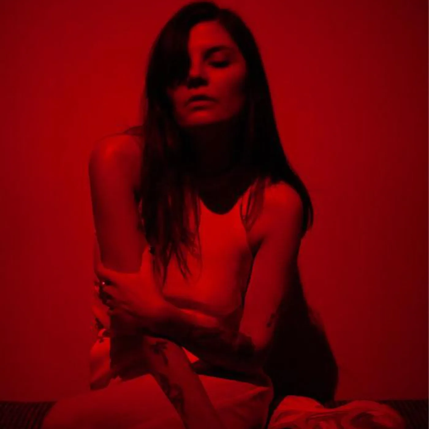 Melis Güven Brand Page