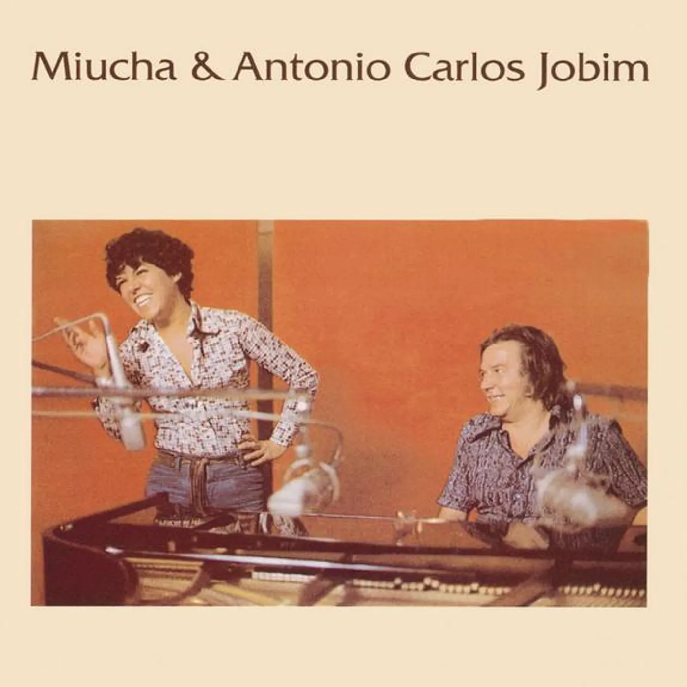 Miúcha Brand Page