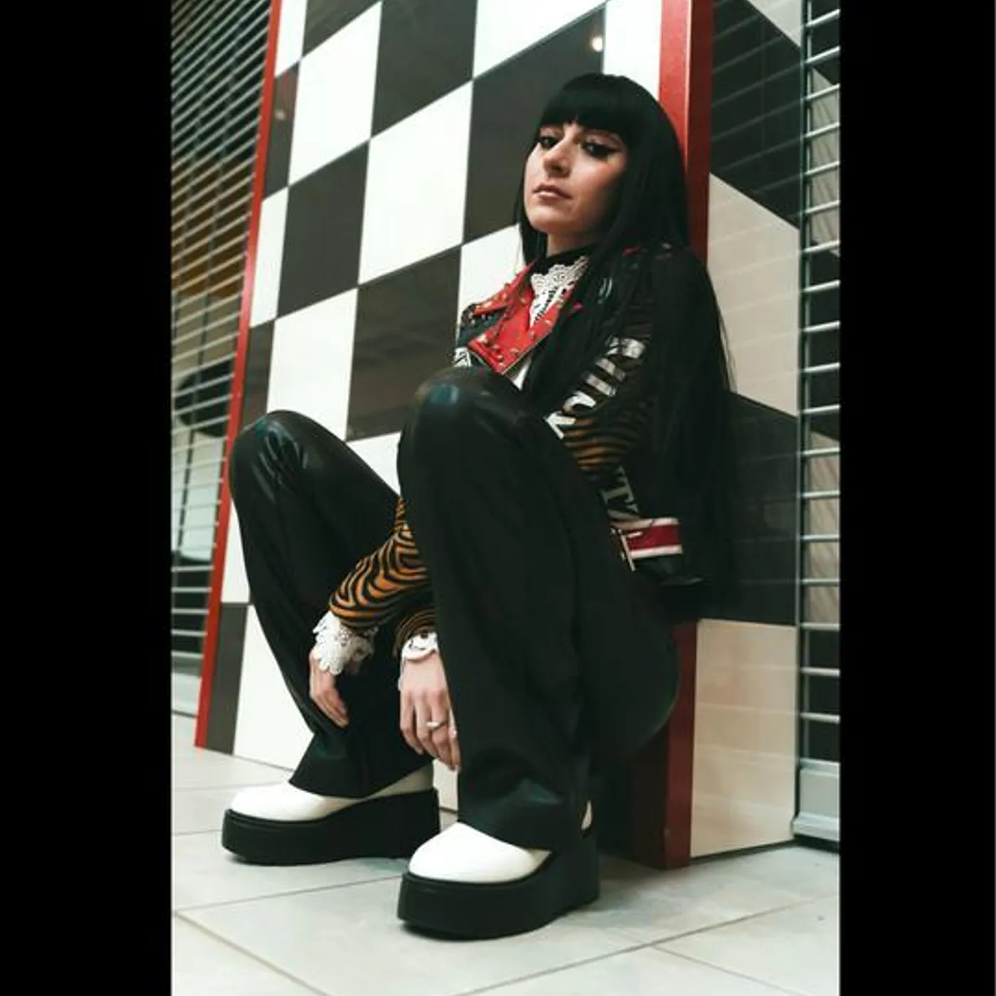 Mia Z Brand Page