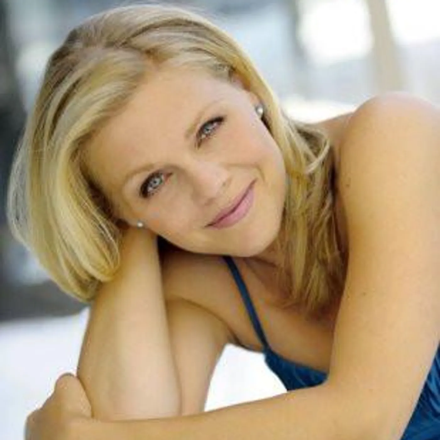 Miah Persson Brand Page