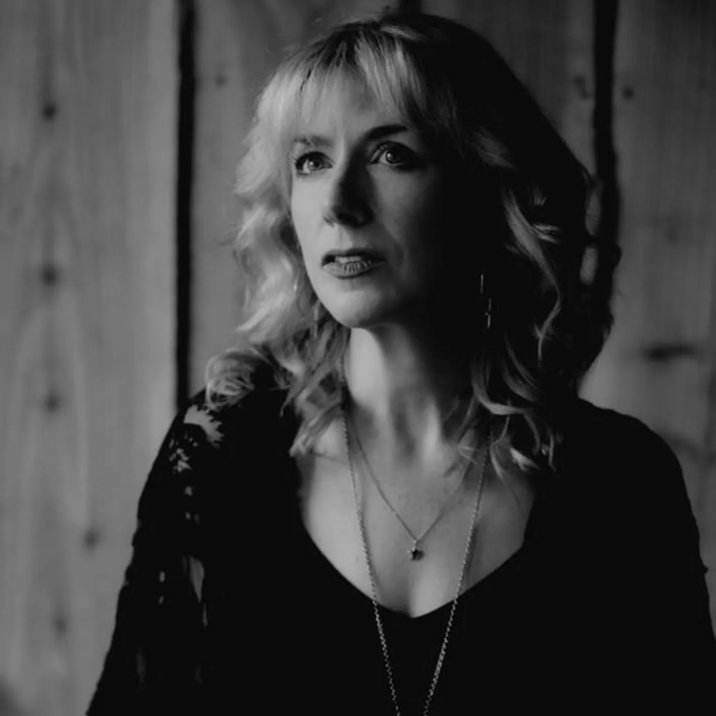 Muireann Nic Amhlaoibh Brand Page