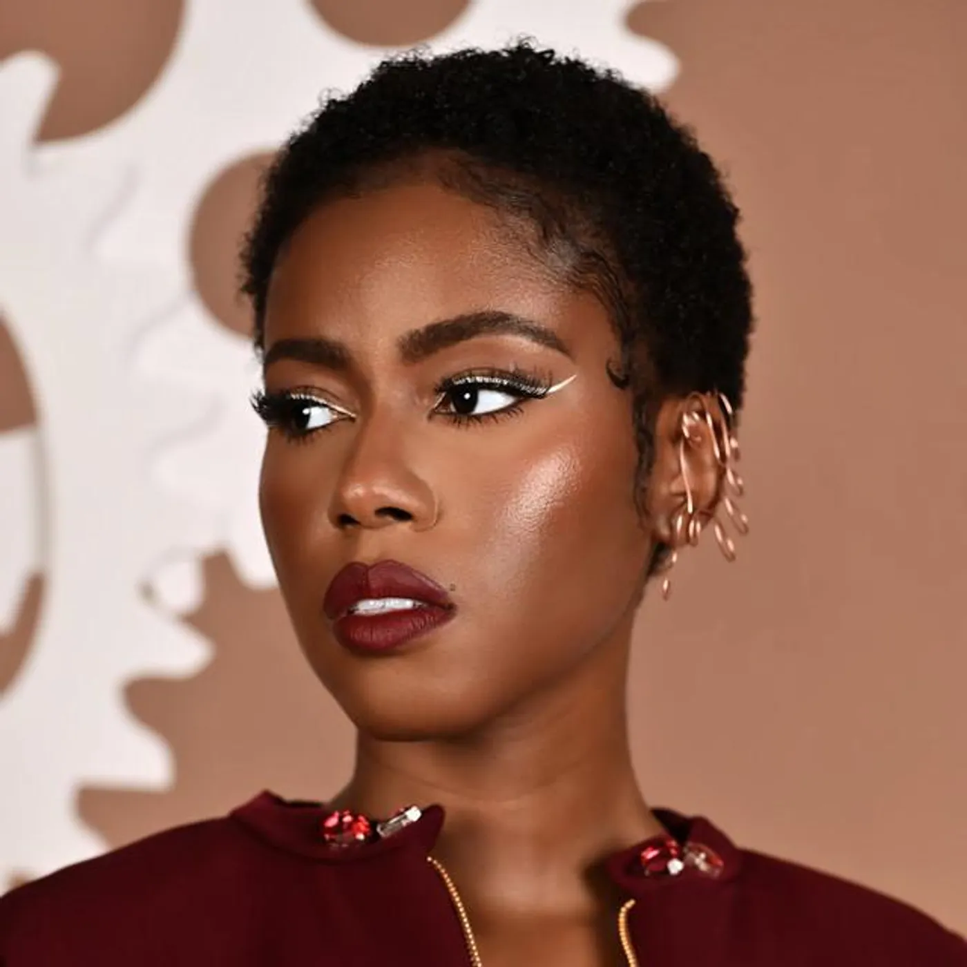MzVee Brand Page