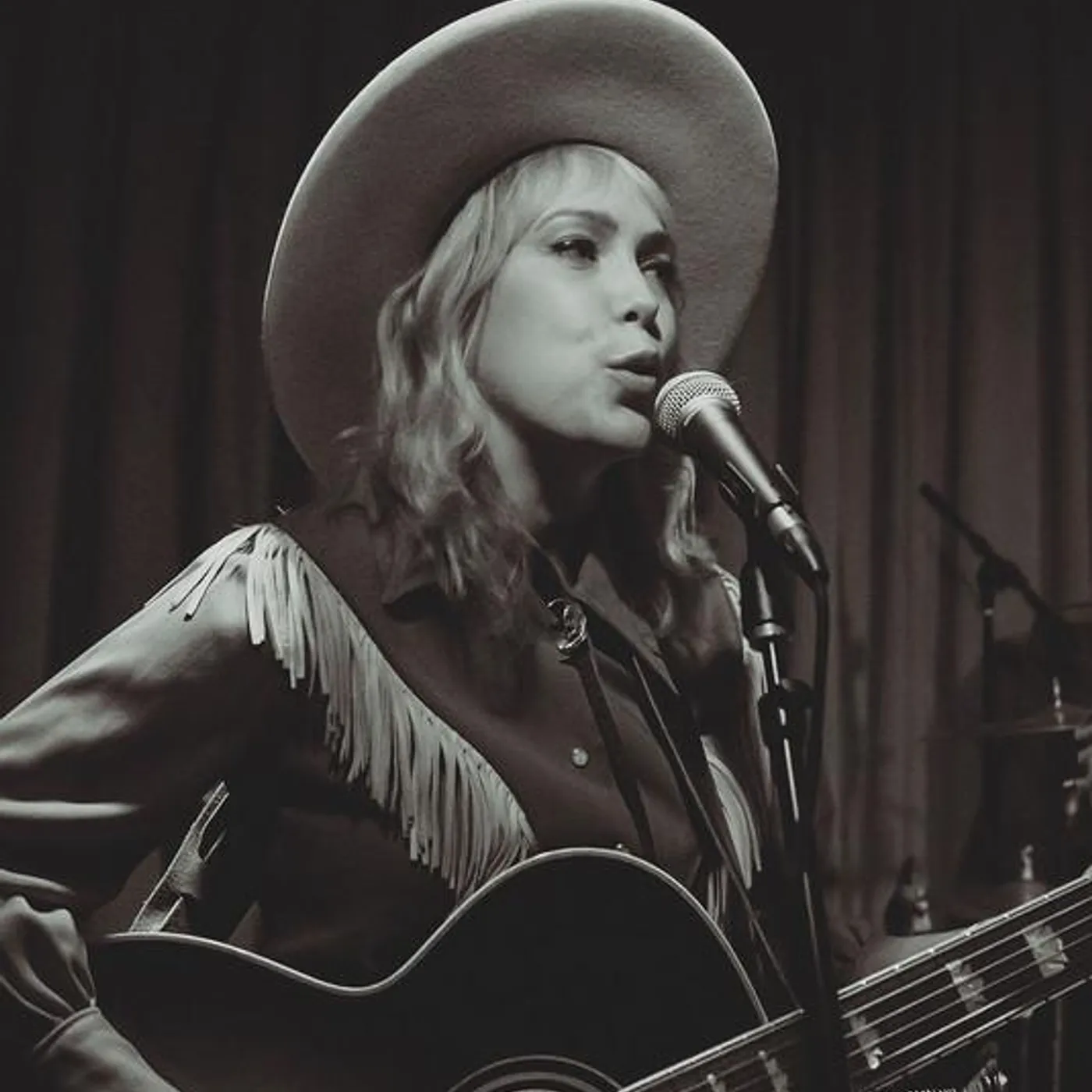 Noelle & The Deserters Brand Page