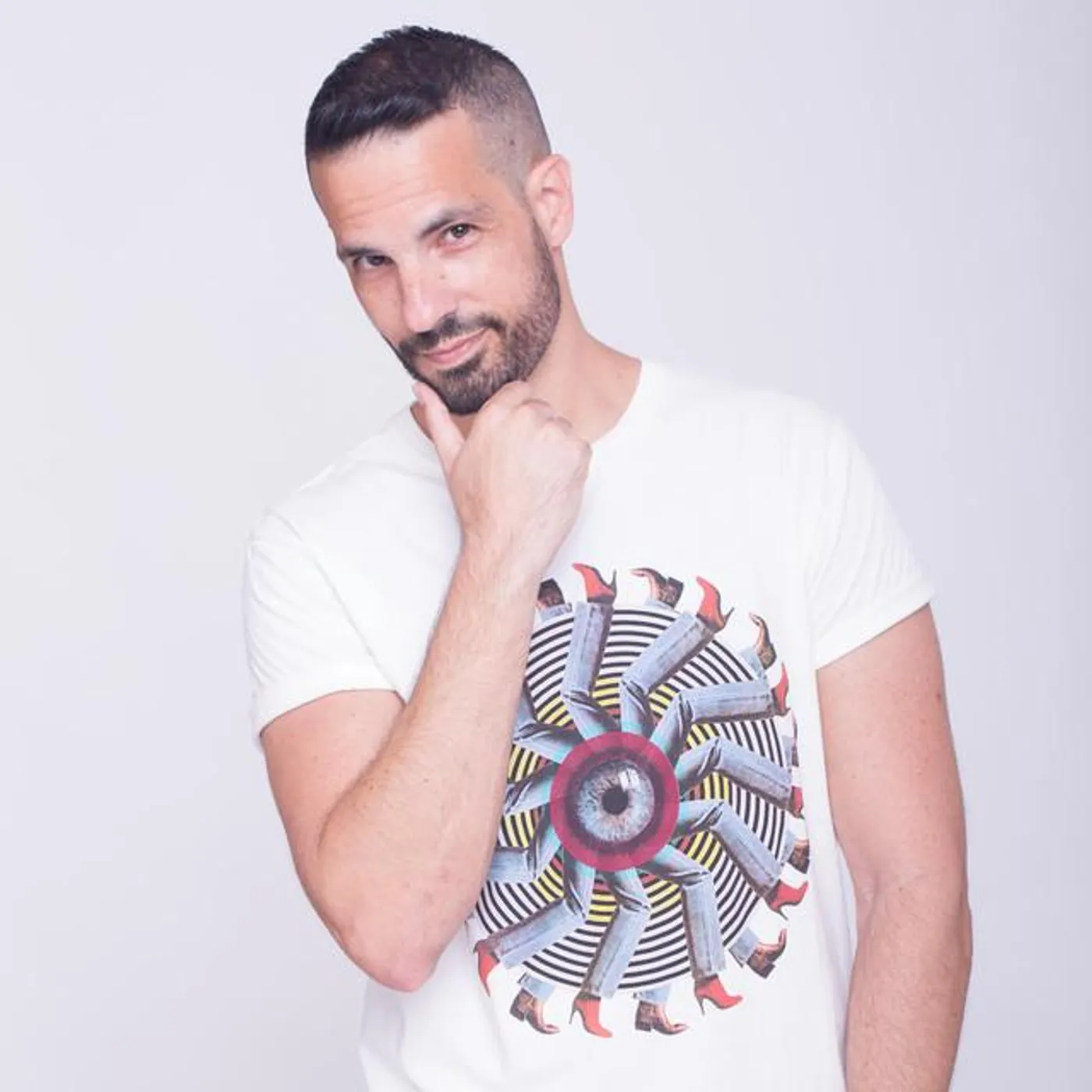 Sagi Kariv Brand Page