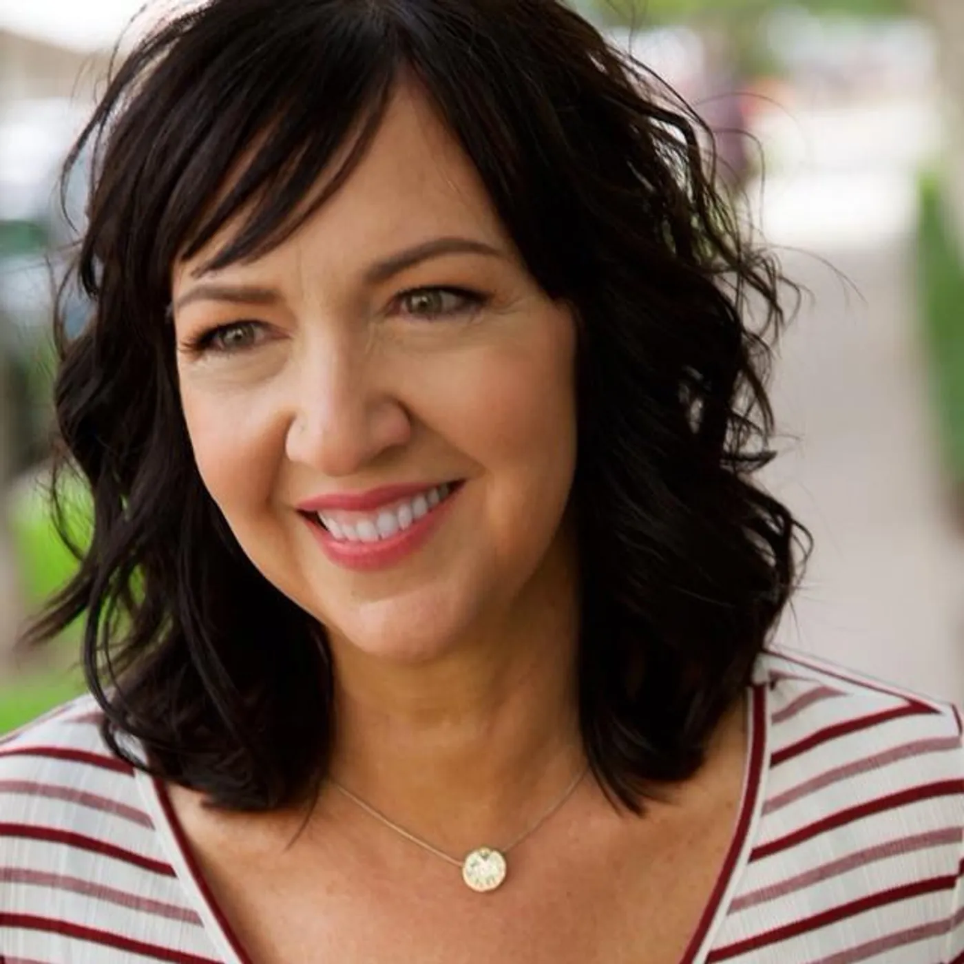 Sara Renner Brand Page