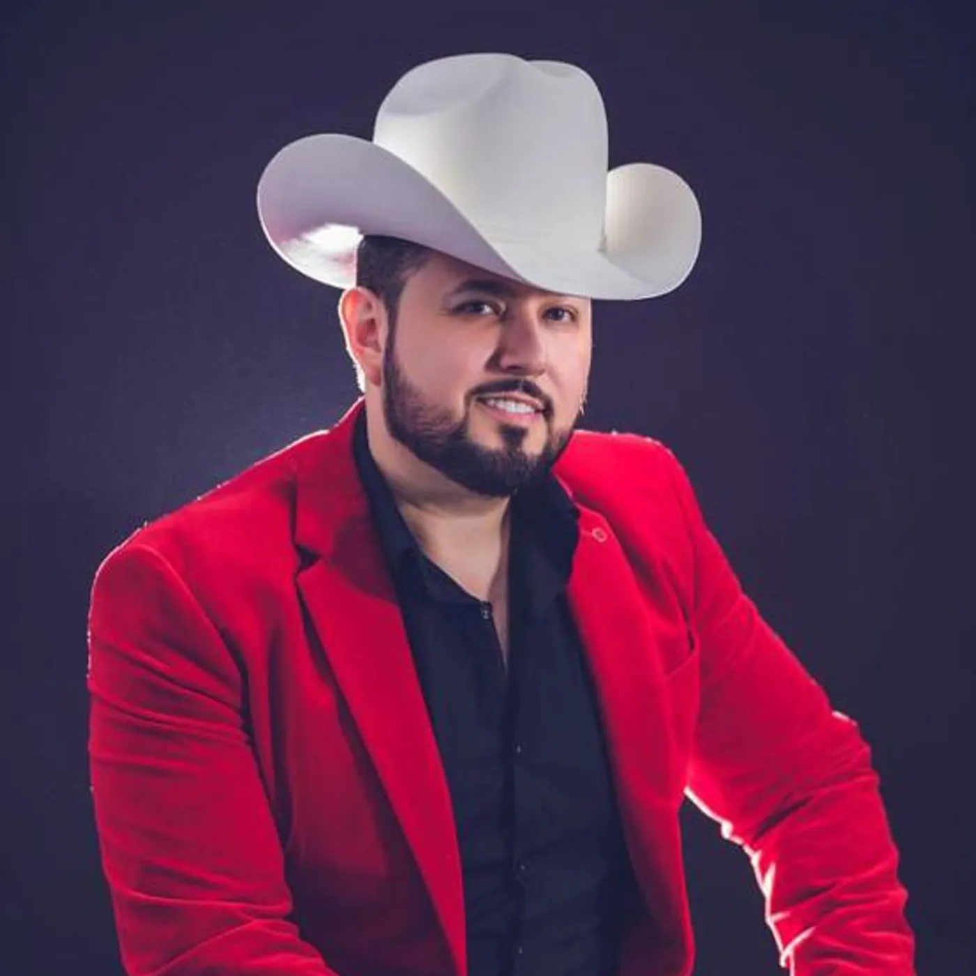 Roberto Tapia Brand Page