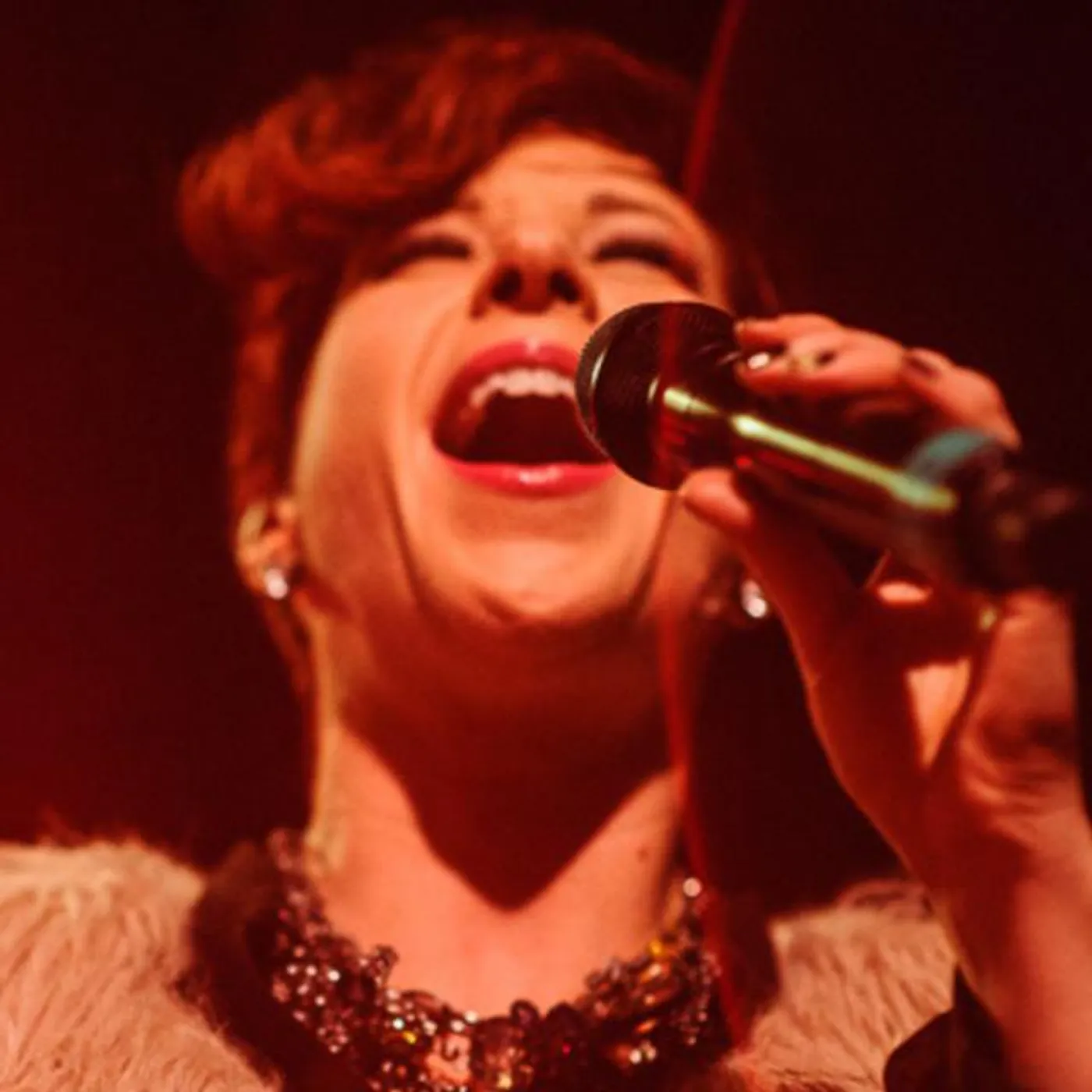 Robin McKelle & The Flytones Brand Page