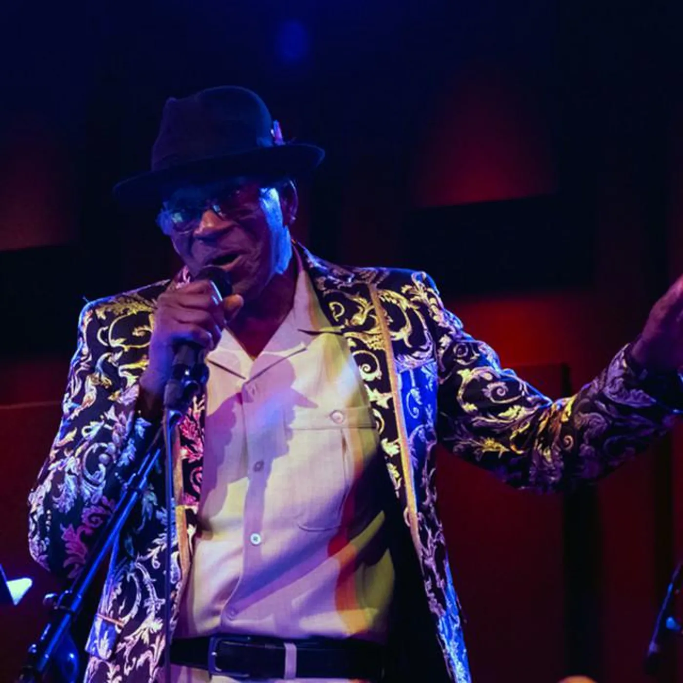 Ron & The Hip Tones Brand Page