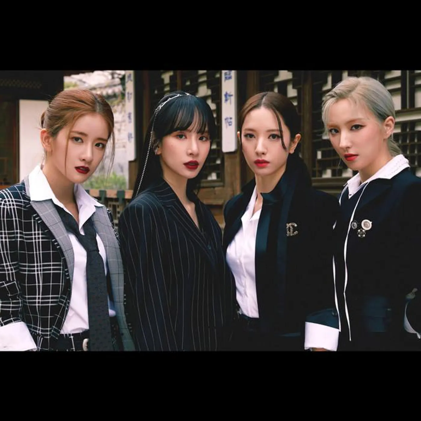 WJSN THE BLACK Brand Page