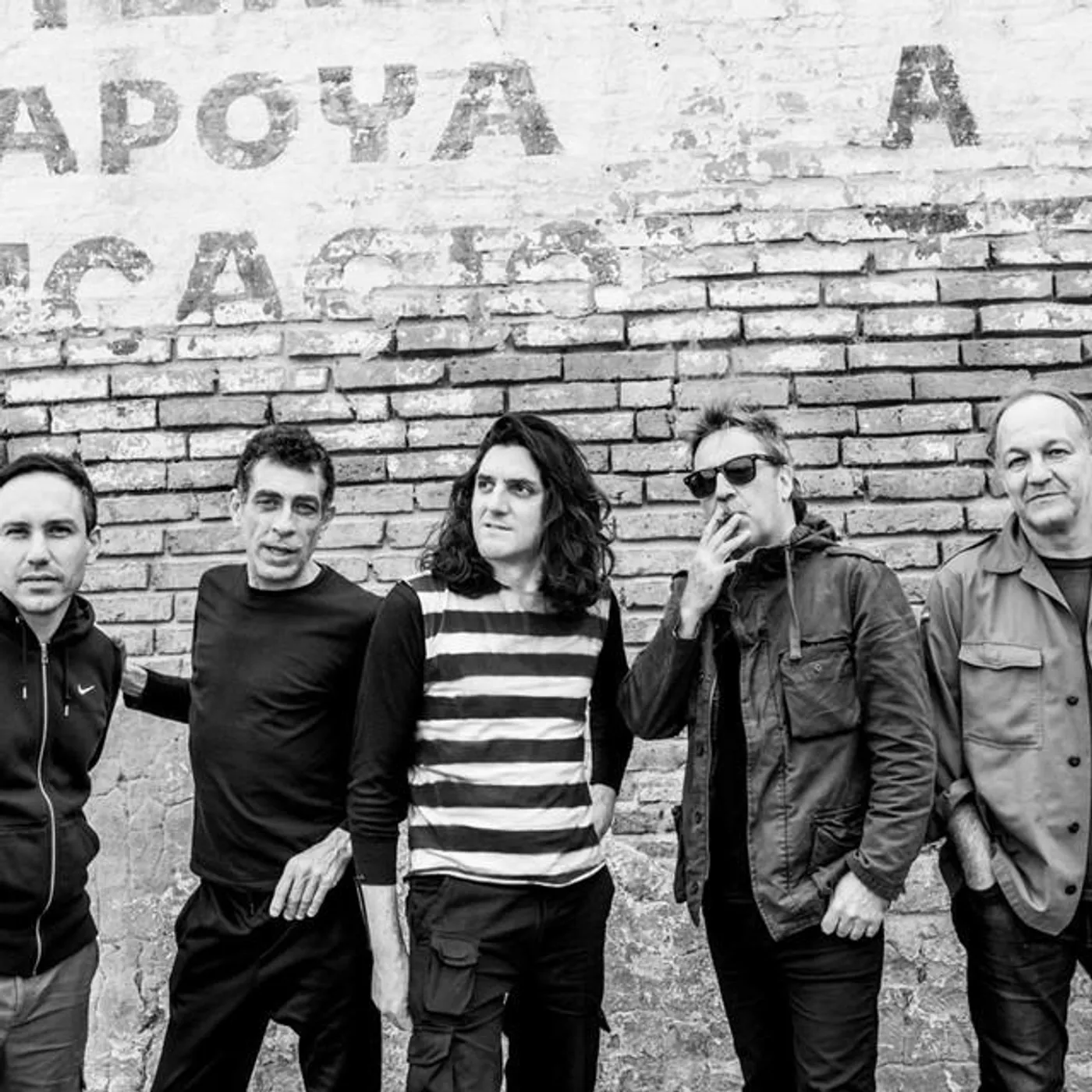 The Comando Pickless Brand Page