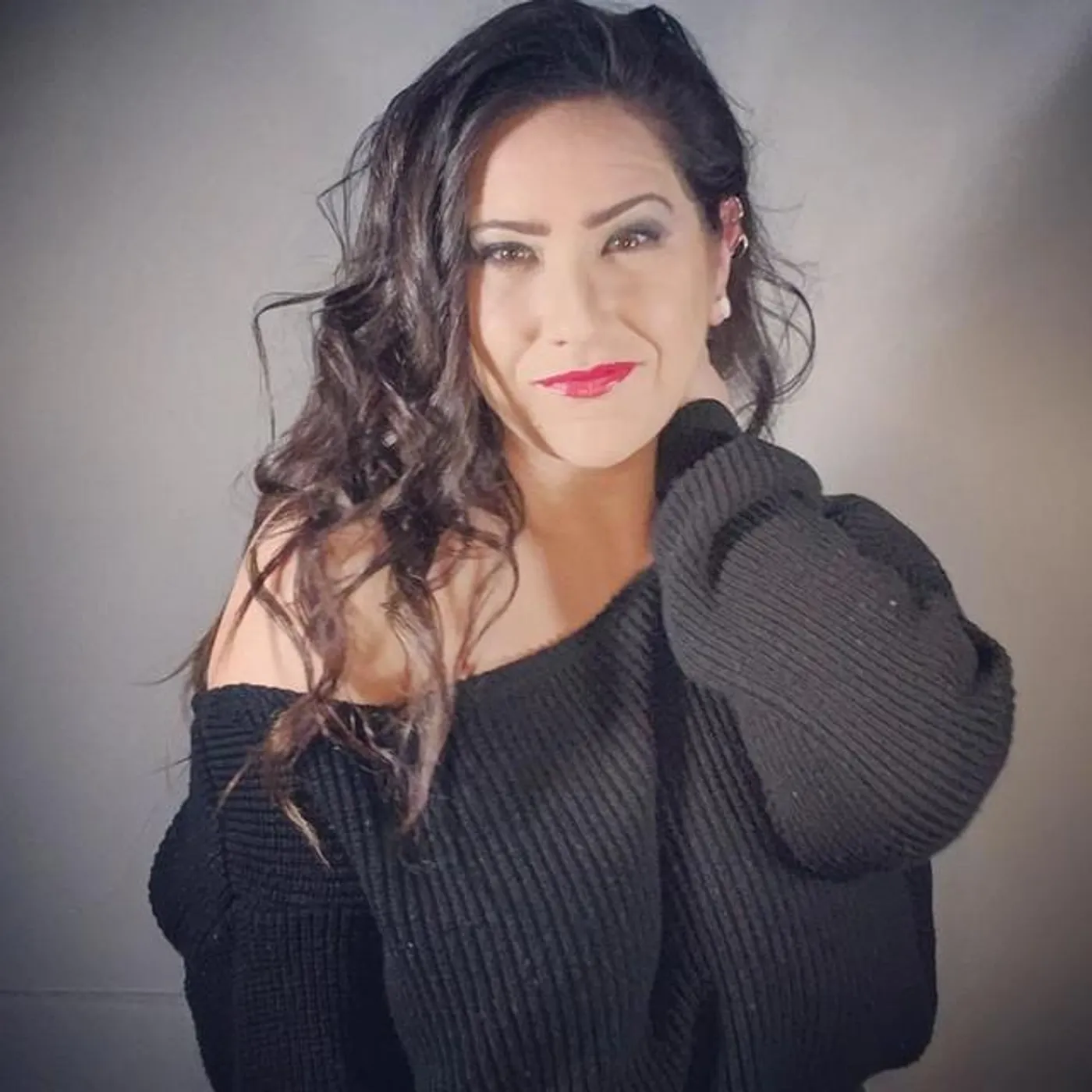 Vanessa Lio Brand Page