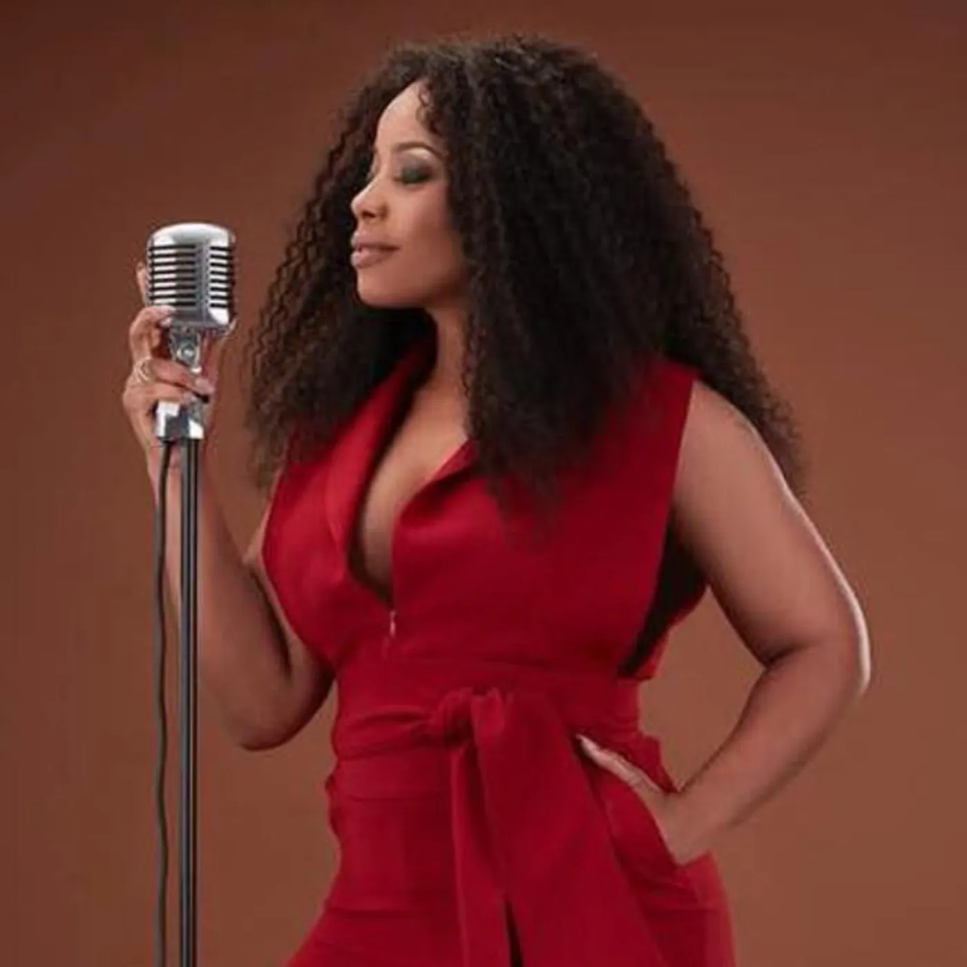 Yola Semedo Brand Page