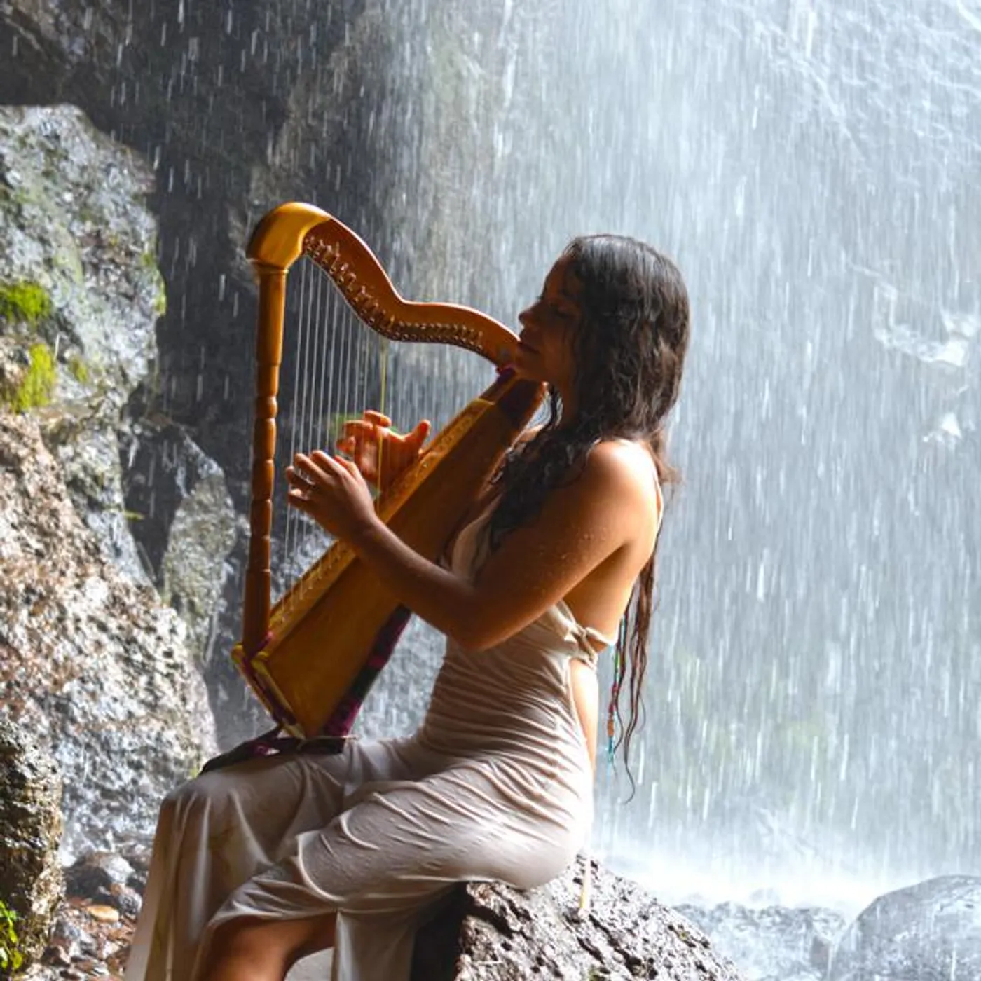 Yaneli Brand Page