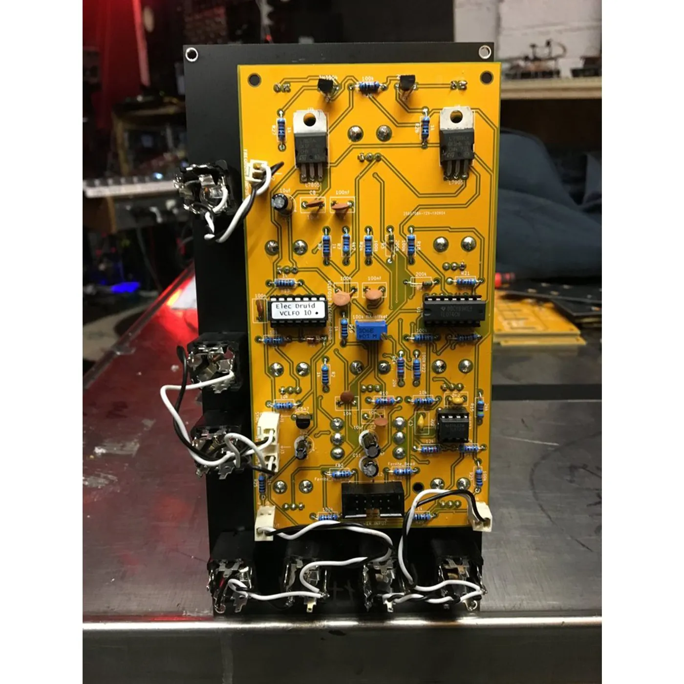 LOOK MUM NO COMPUTER 1145 VCLFO + CHIPSET