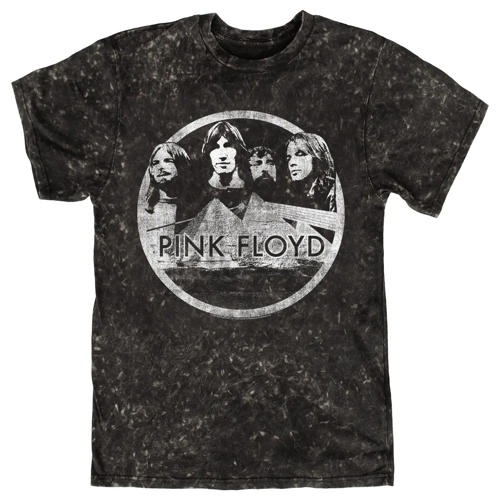 T-shirt | Pyramid Black White Design Distressed Mineral Wash Shirt