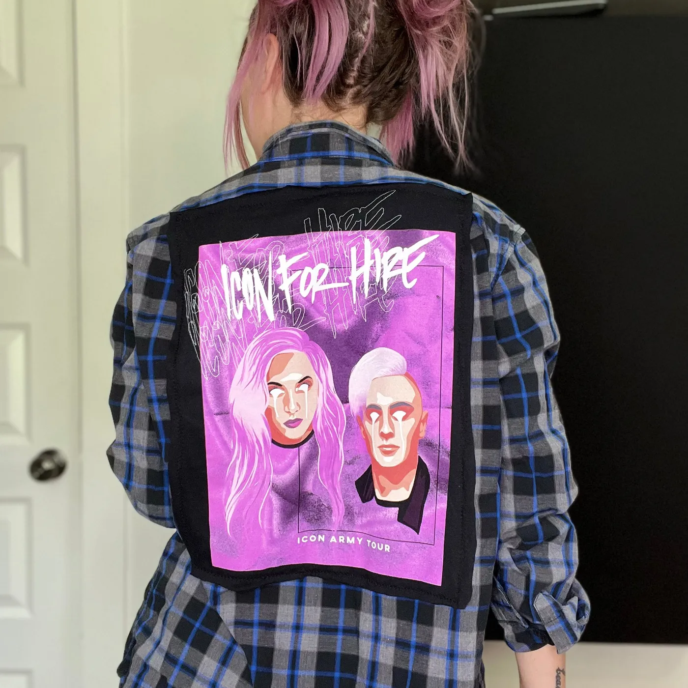 Icon For Hire Vintage Icon Button Up -Size Large