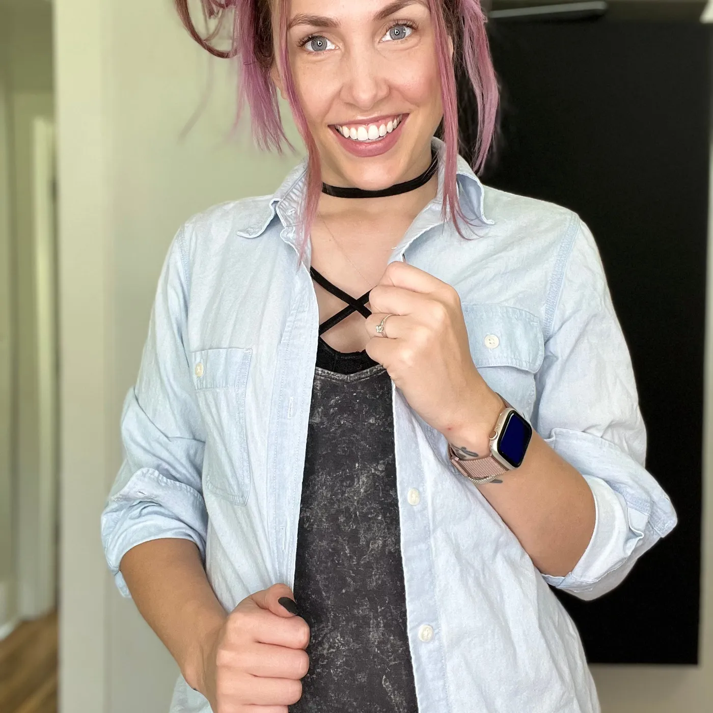 Icon For Hire Vintage Icon Button Up -Size Small