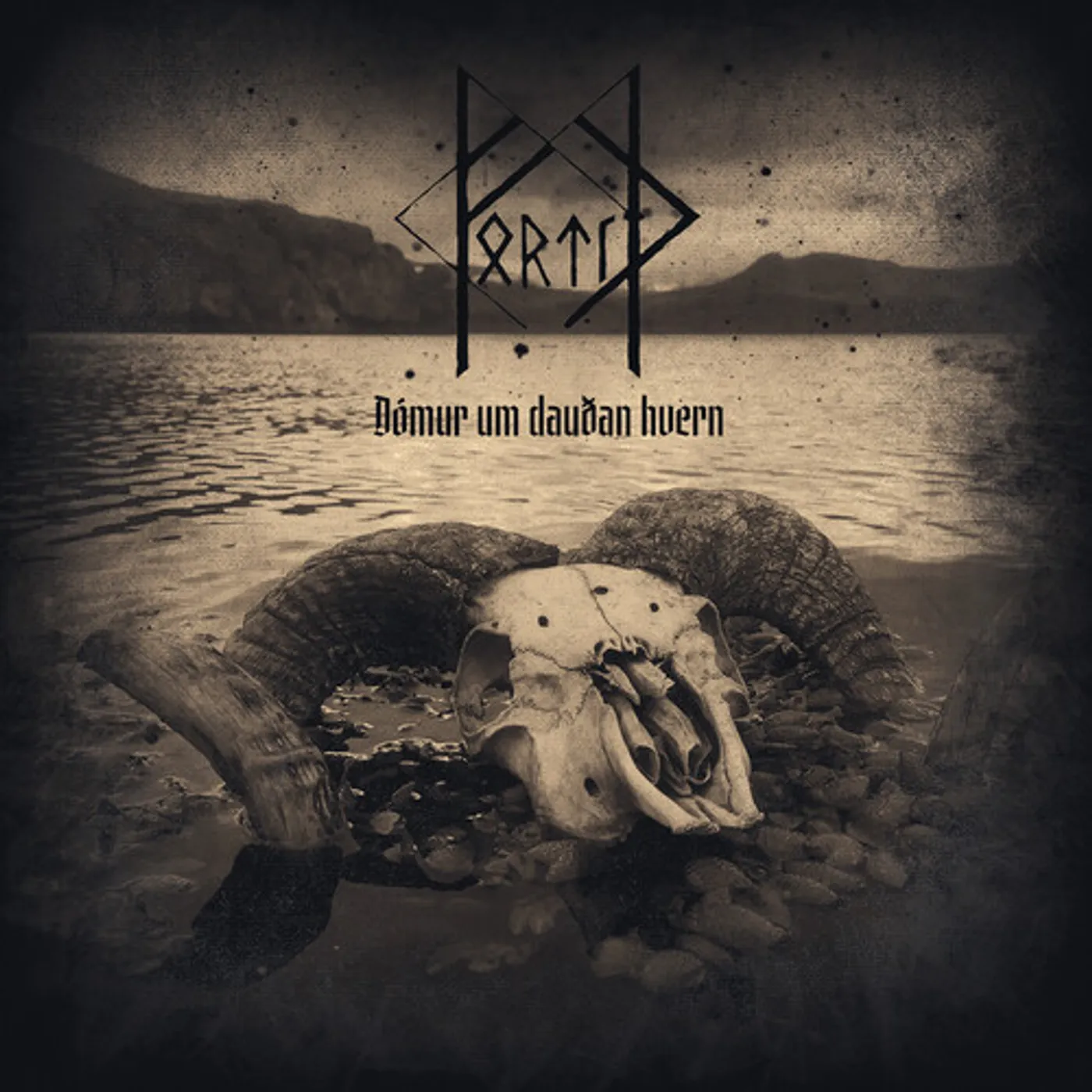 Fortid DOMUR UM DAUDAN HVERN CD