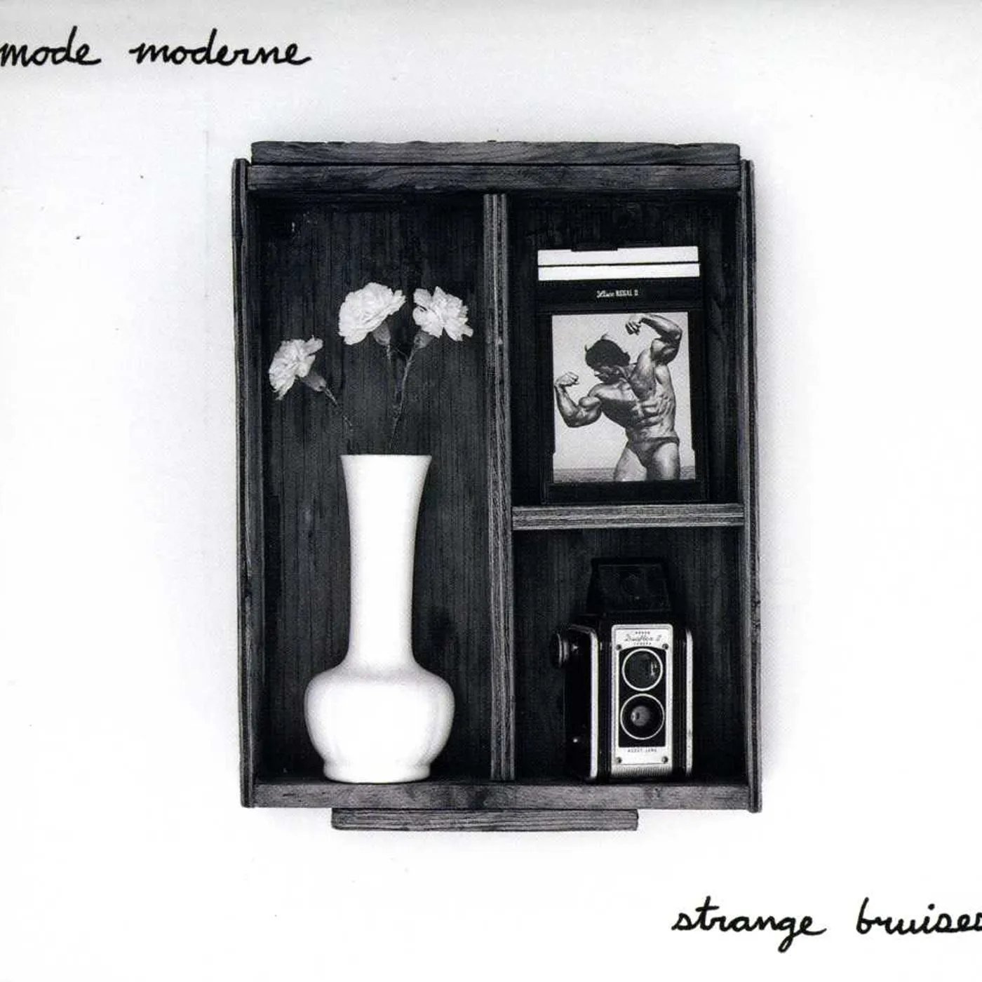 Mode Moderne STRANGE BRUISES CD