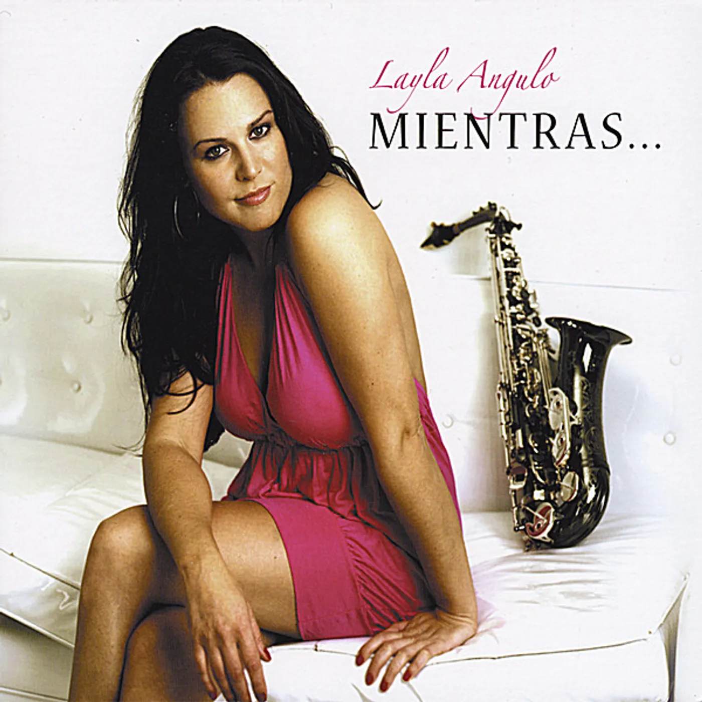 Layla Angulo MIENTRAS CD