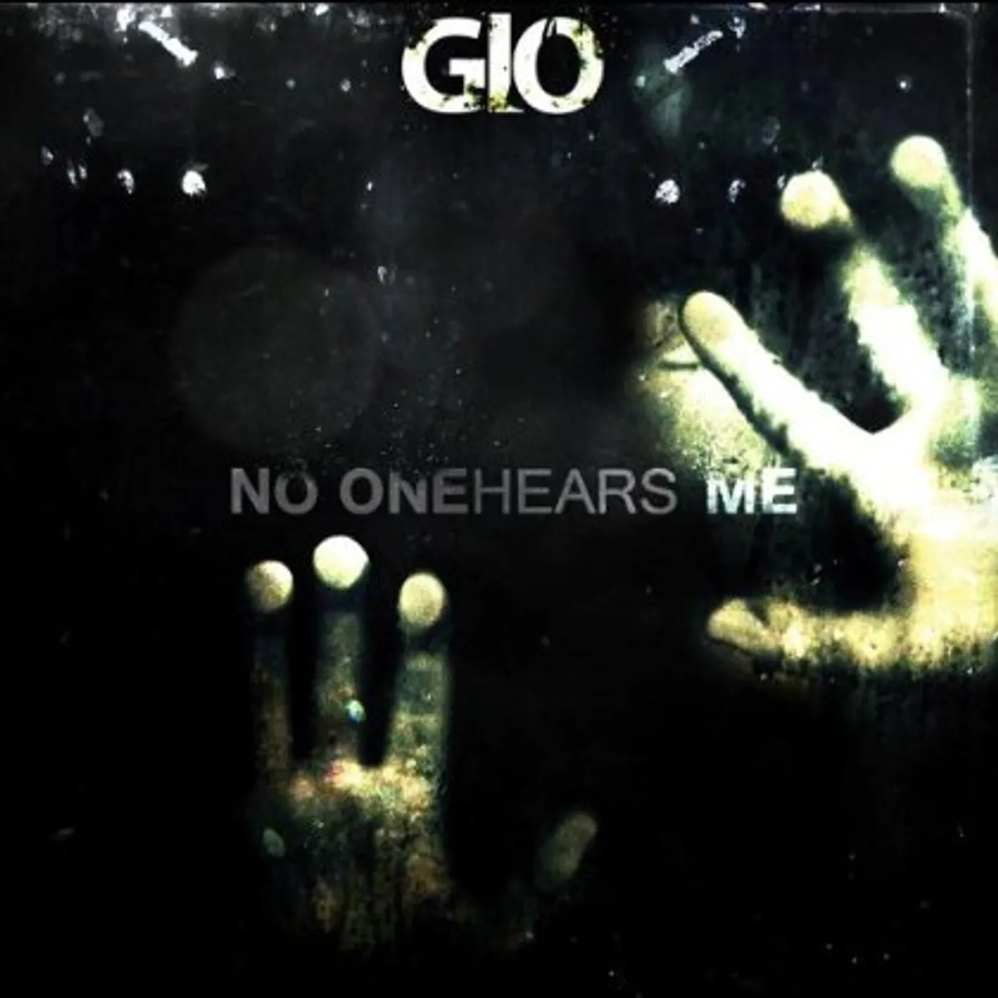 Glo NO ONE HEARS ME CD