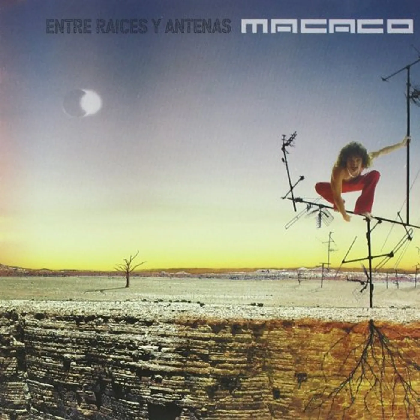 Macaco ENTRE RA CES Y ANTENAS CD