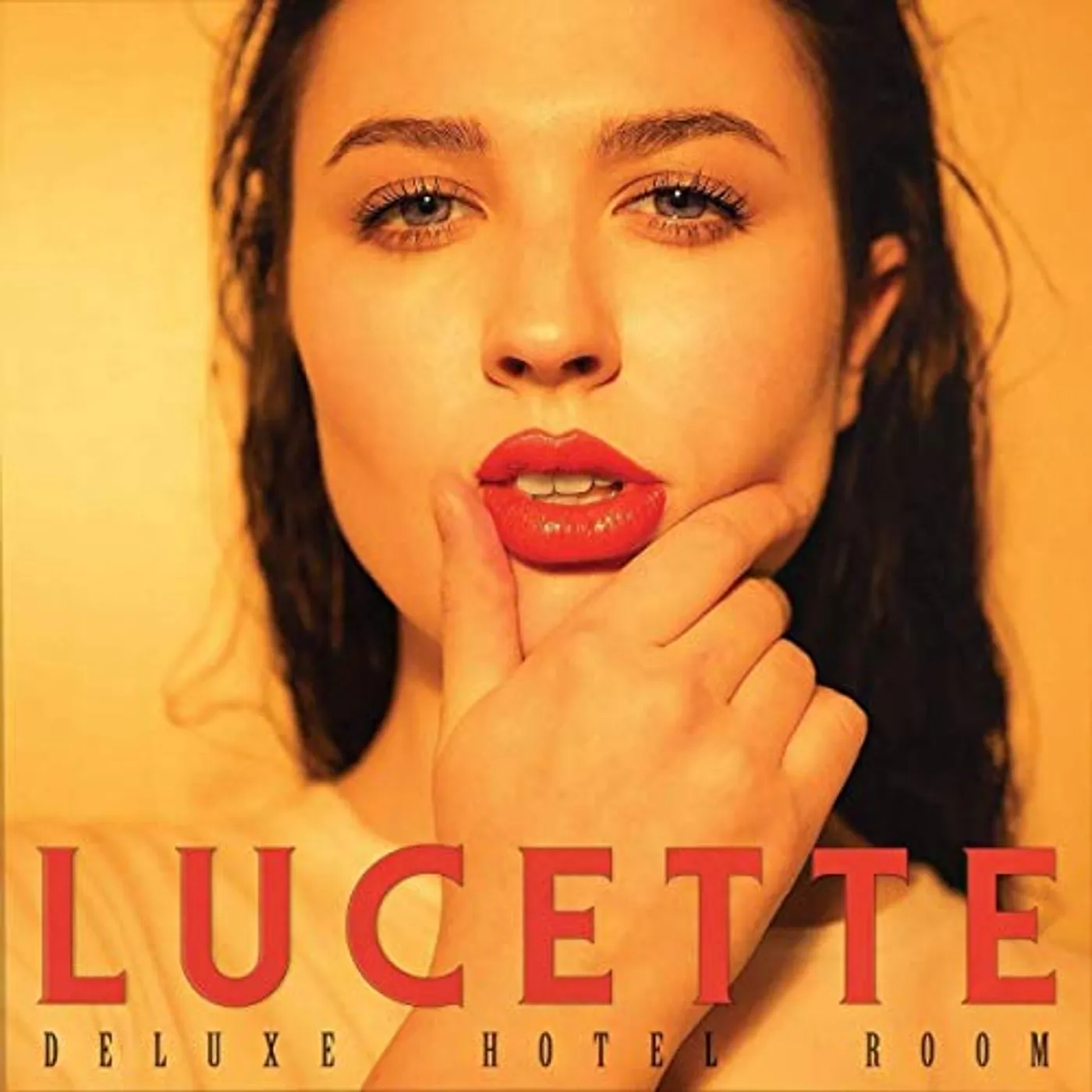 Lucette DELUXE HOTEL ROOM CD