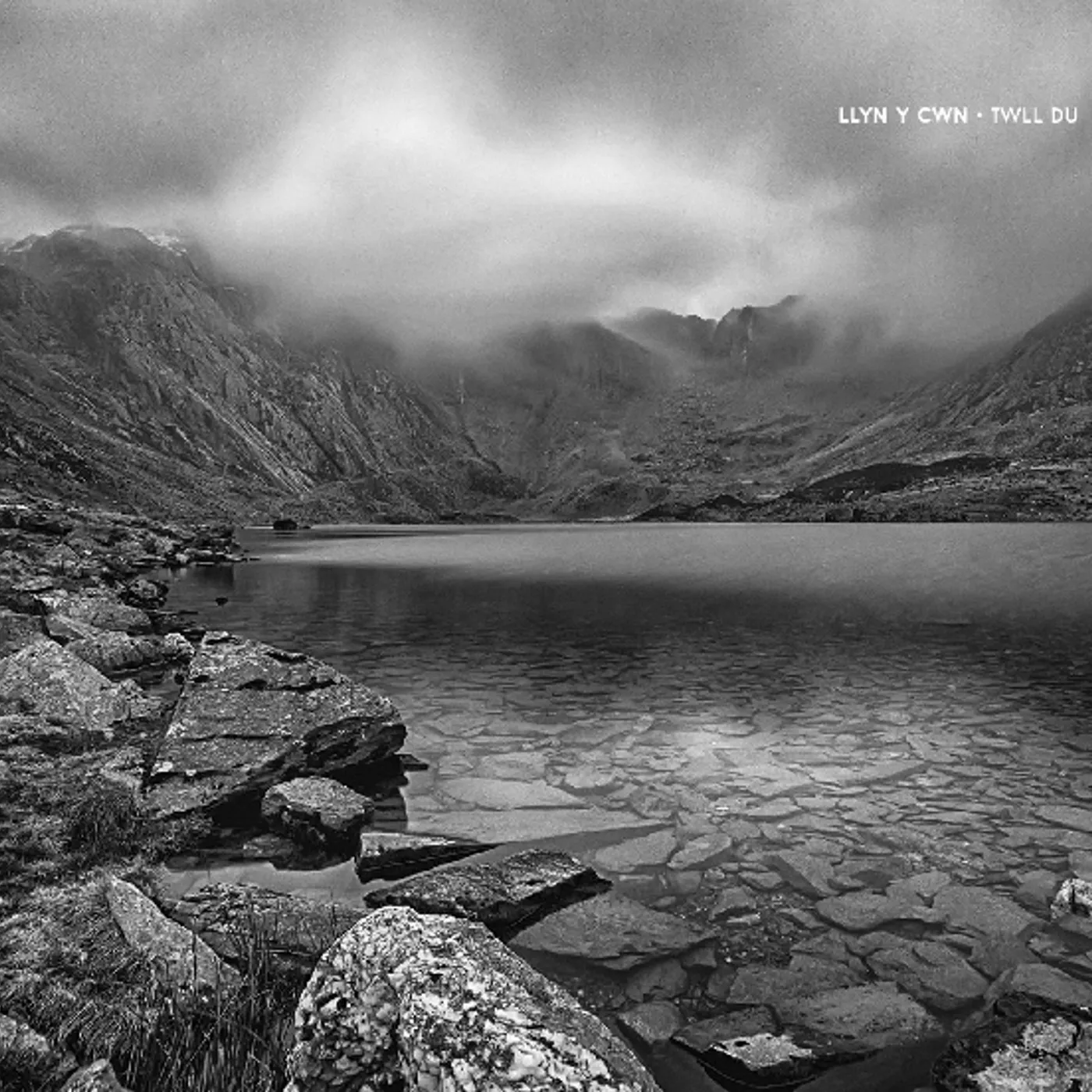 Llyn Y Cwn TWLL DU CD