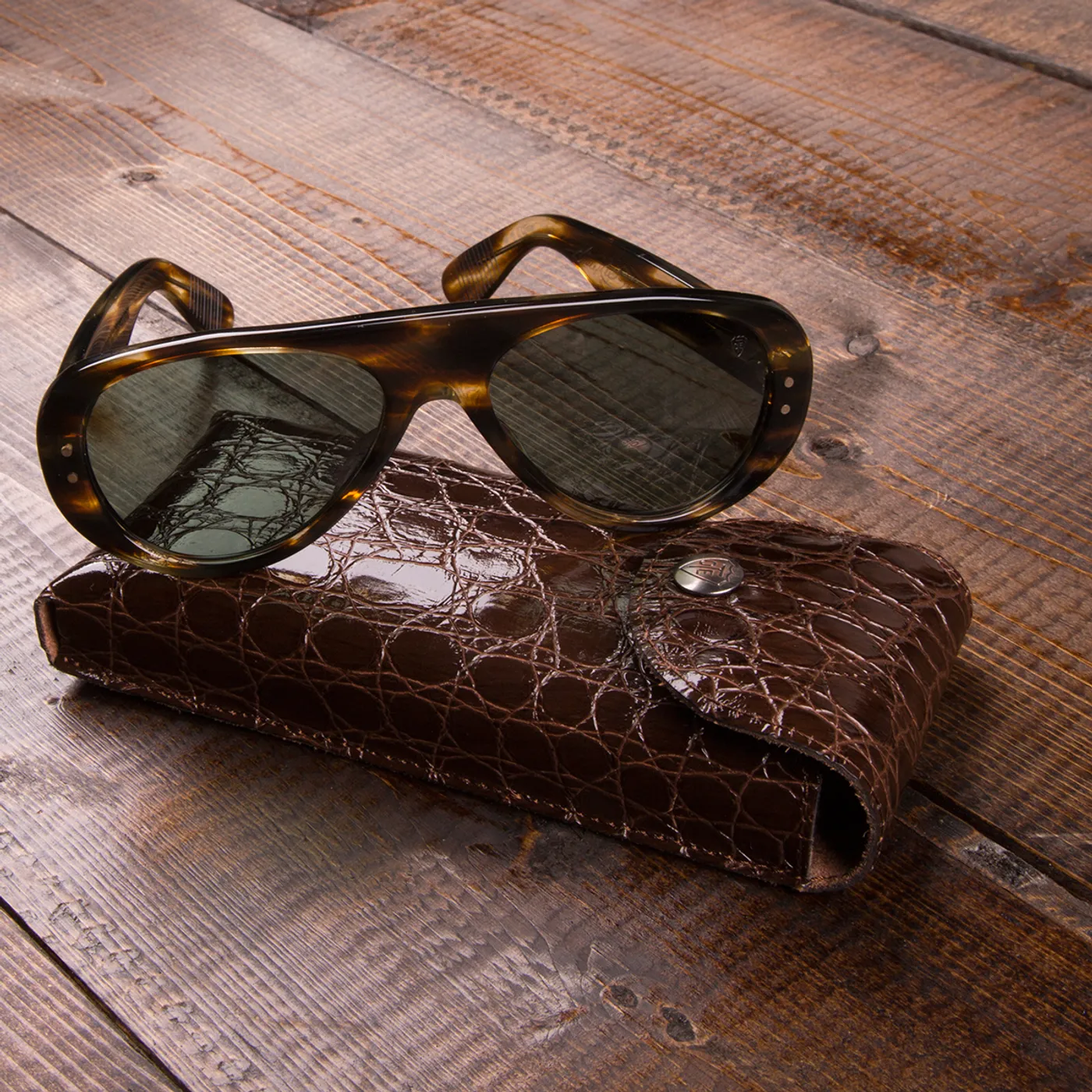 Bruce Lee OTE Surfer Sunglasses - Demi Olive w/ case