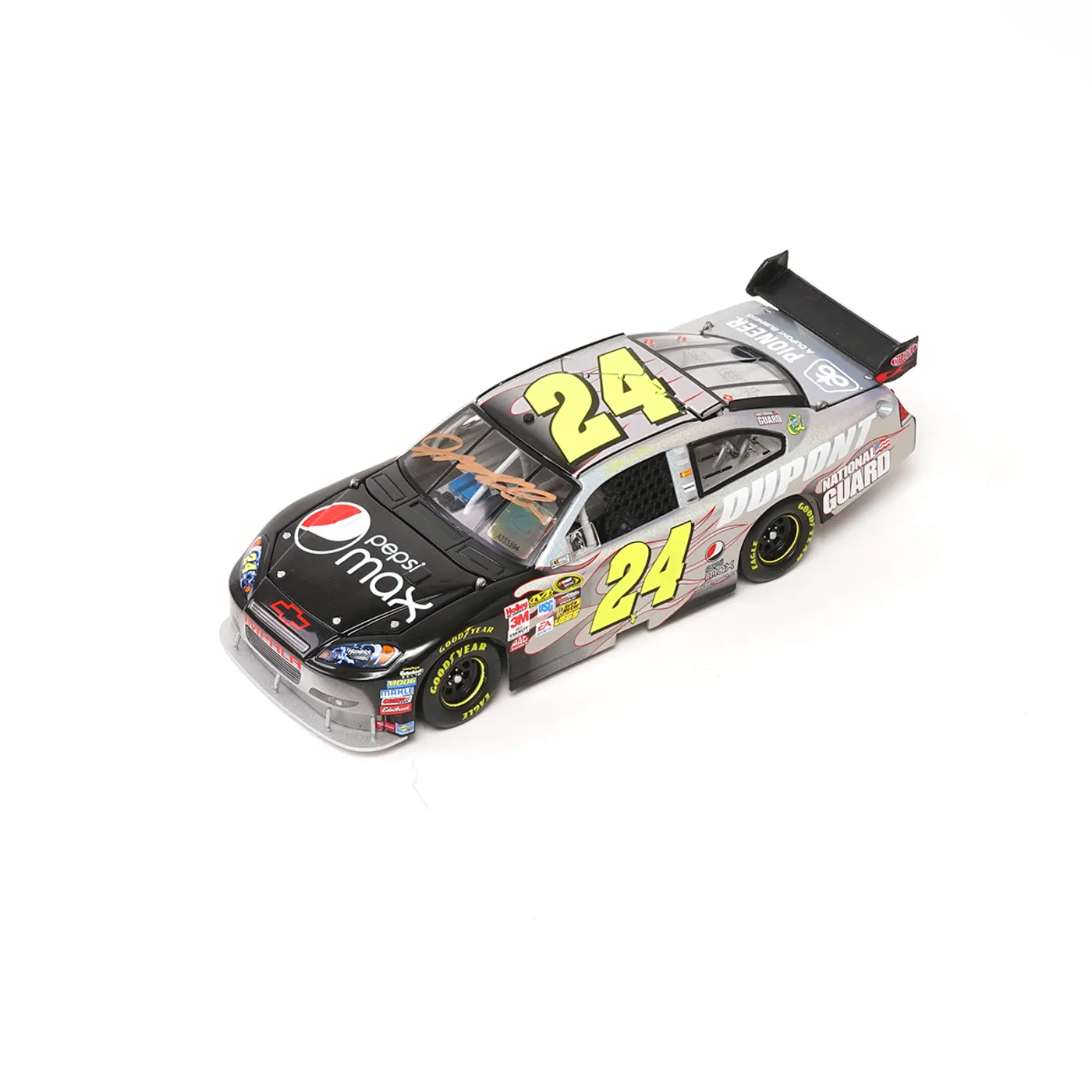 Hendrick Motorsports AUTOGRAPHED 2010 Jeff Gordon Pepsi MAX Flashcoat 1:24 Scale Die Cast