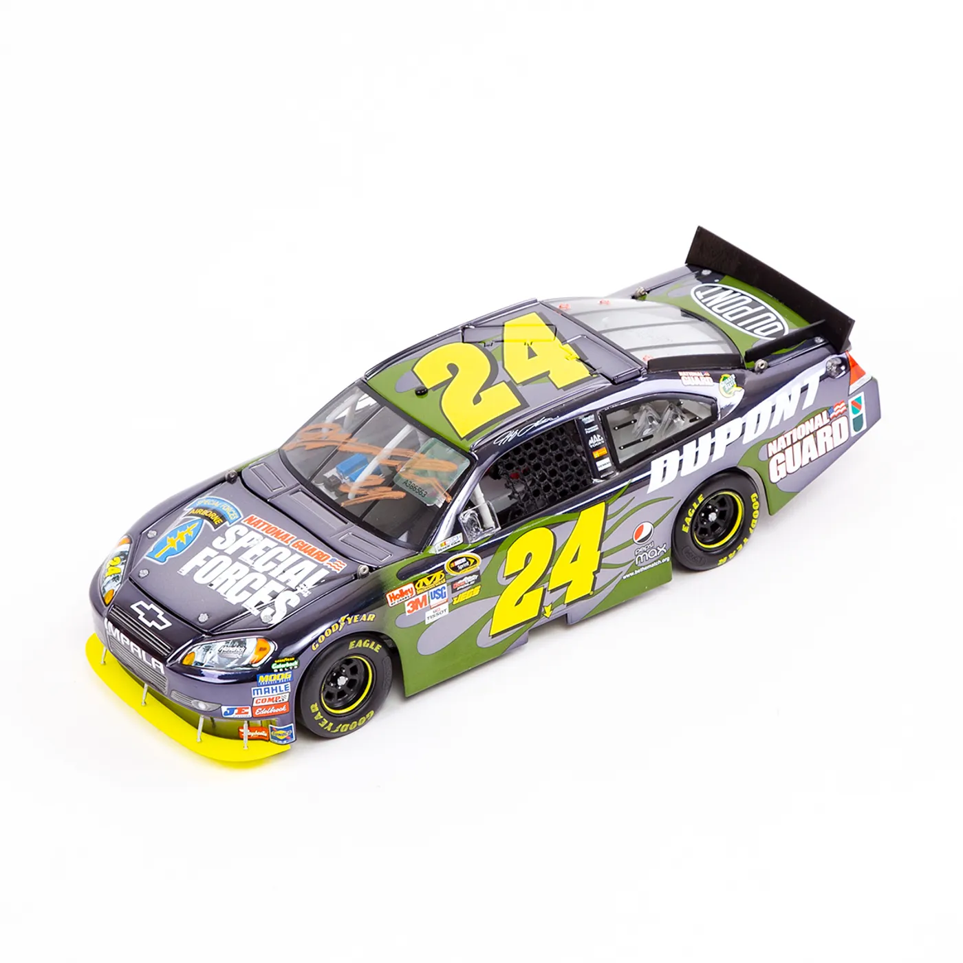 Hendrick Motorsports AUTOGRAPHED 2010 Jeff Gordon Pepsi MAX 1:24 Scale Die Cast