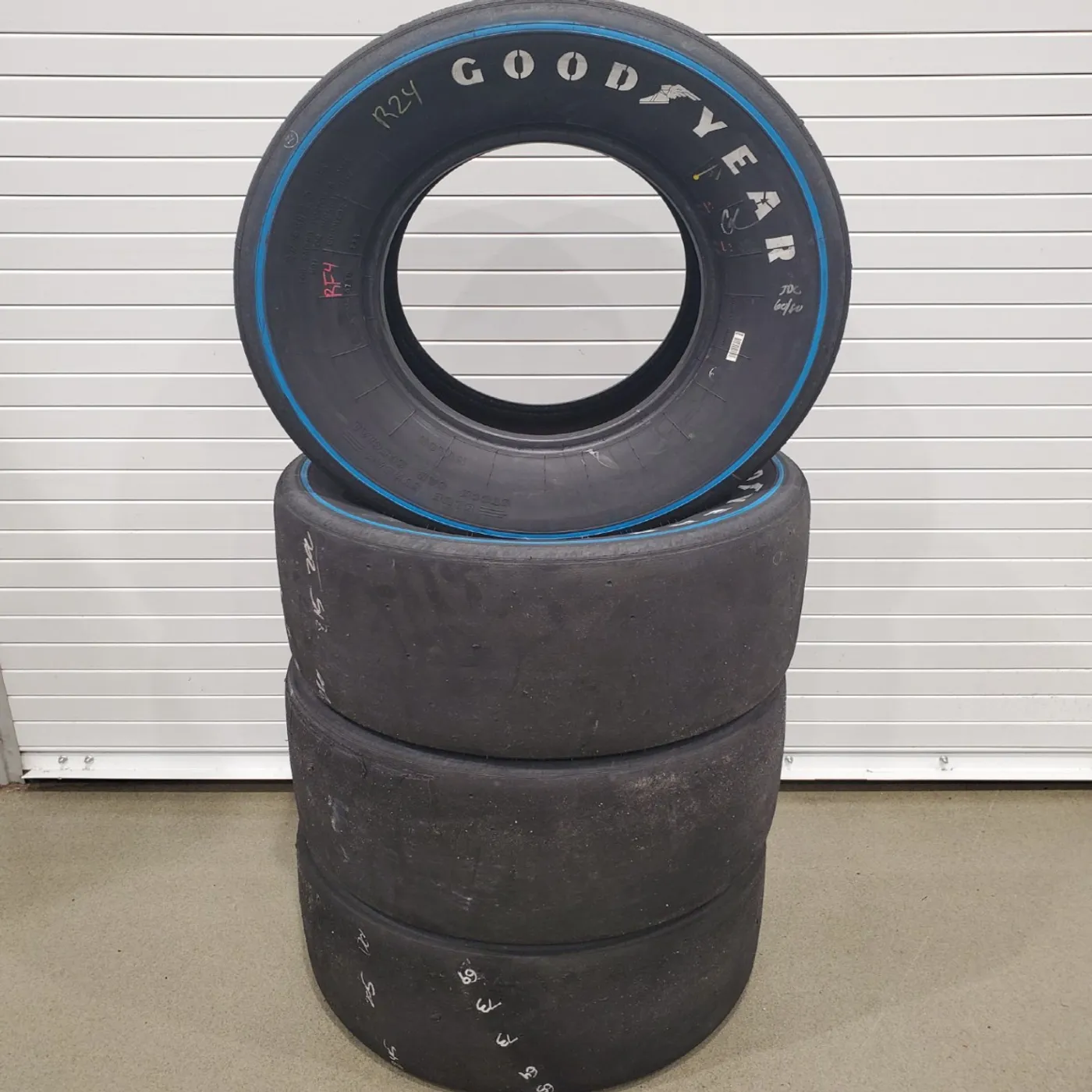 Hendrick Motorsports Chase Elliott #9 Race Used Tire - Phoenix Race (11/8/2020)