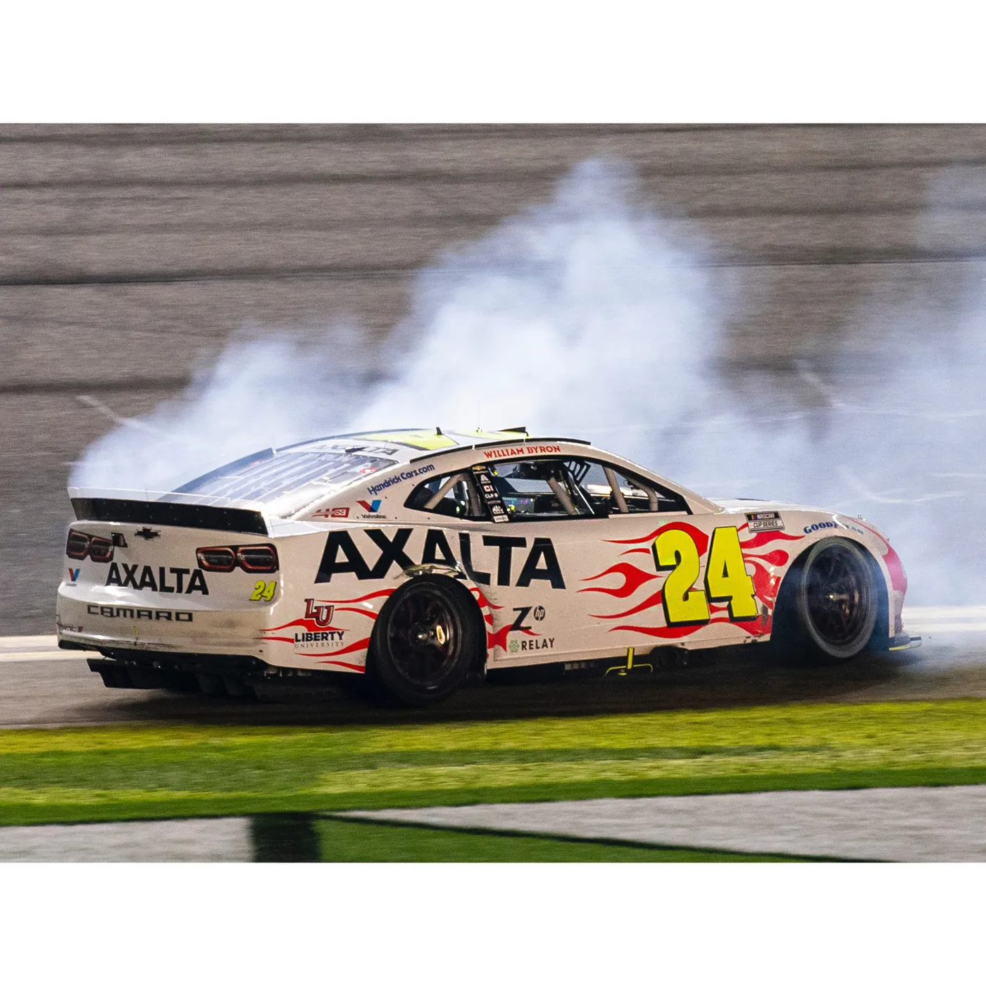 Hendrick Motorsports AUTOGRAPHED William Byron #24 2024 Daytona 500 WIN 1:24 HO Die-Cast