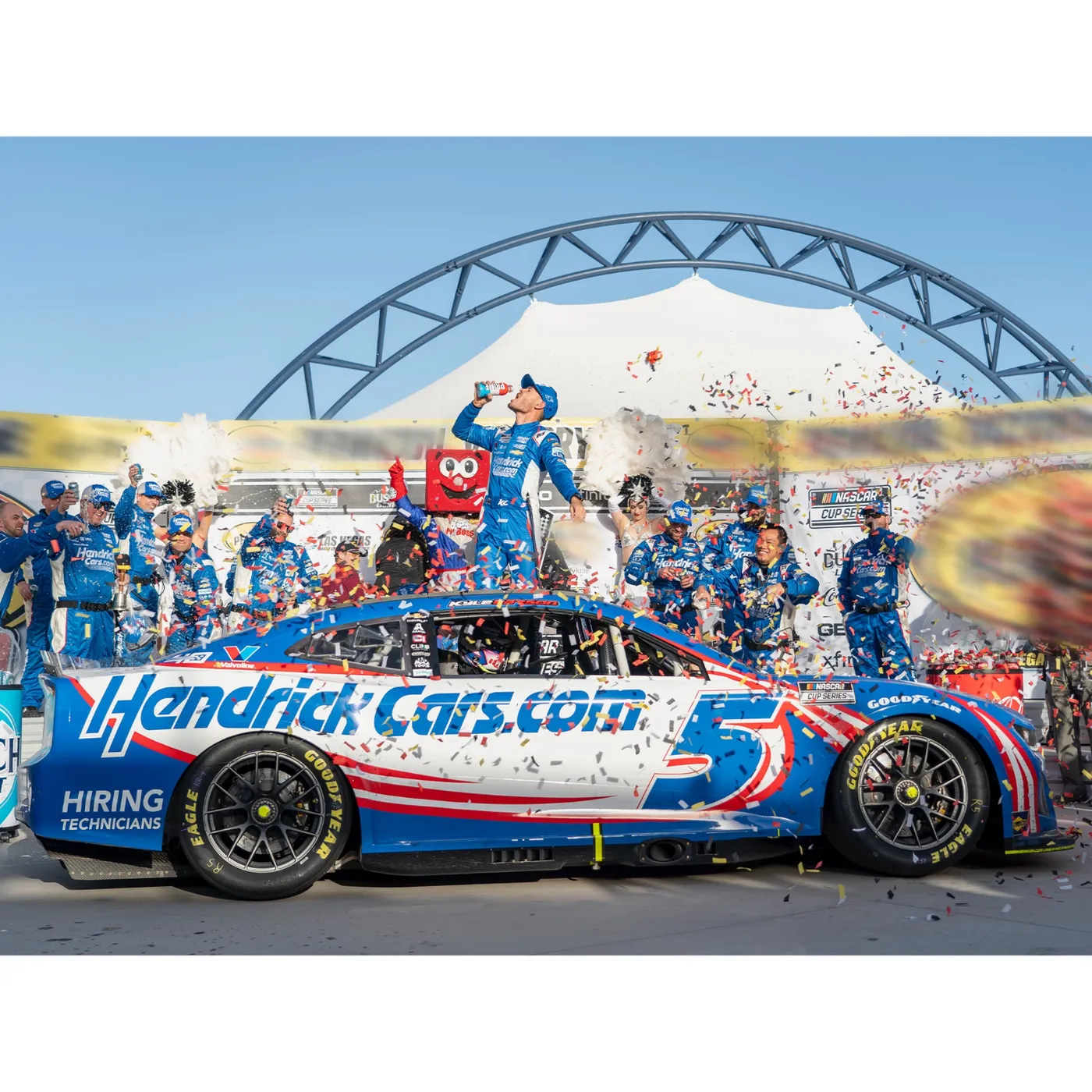 Hendrick Motorsports AUTOGRAPHED Kyle Larson #5 2024 Las Vegas Spring RACE WIN 1:24 ELITE Die-Cast