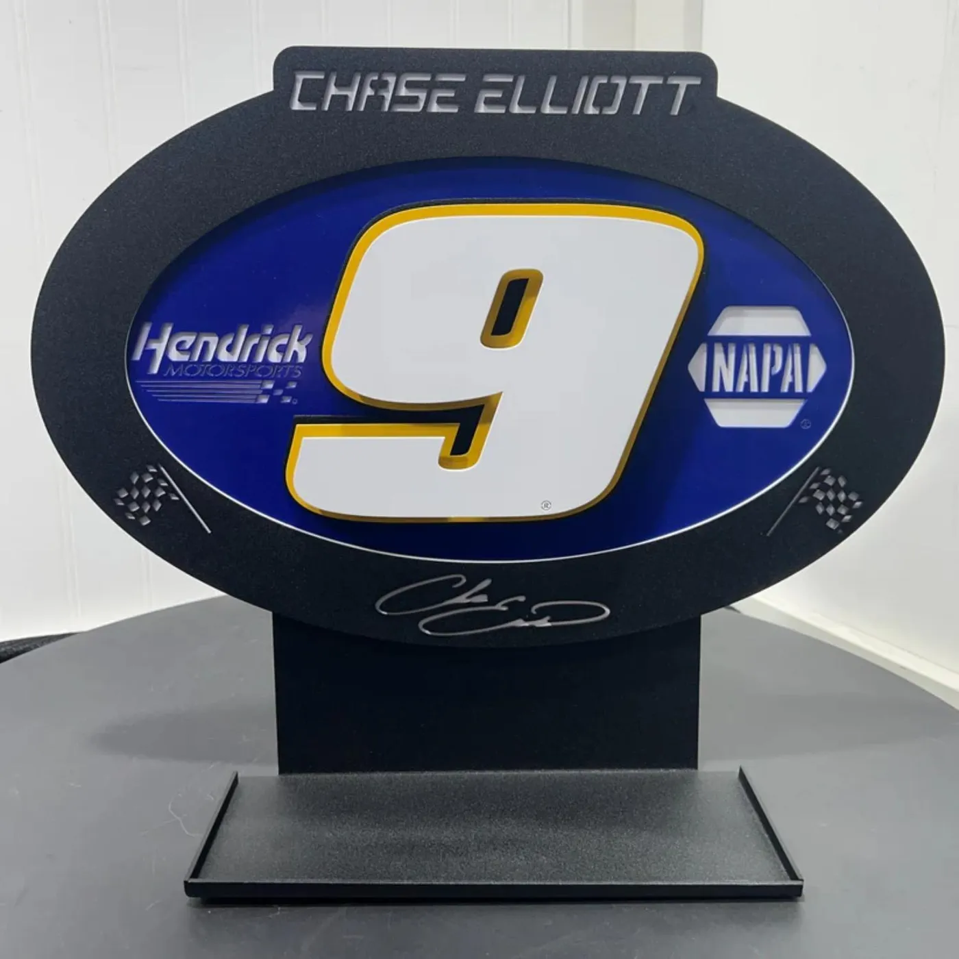 Hendrick Motorsports Chase Elliott #9 Oval 3D Sheet Metal Diecast Display
