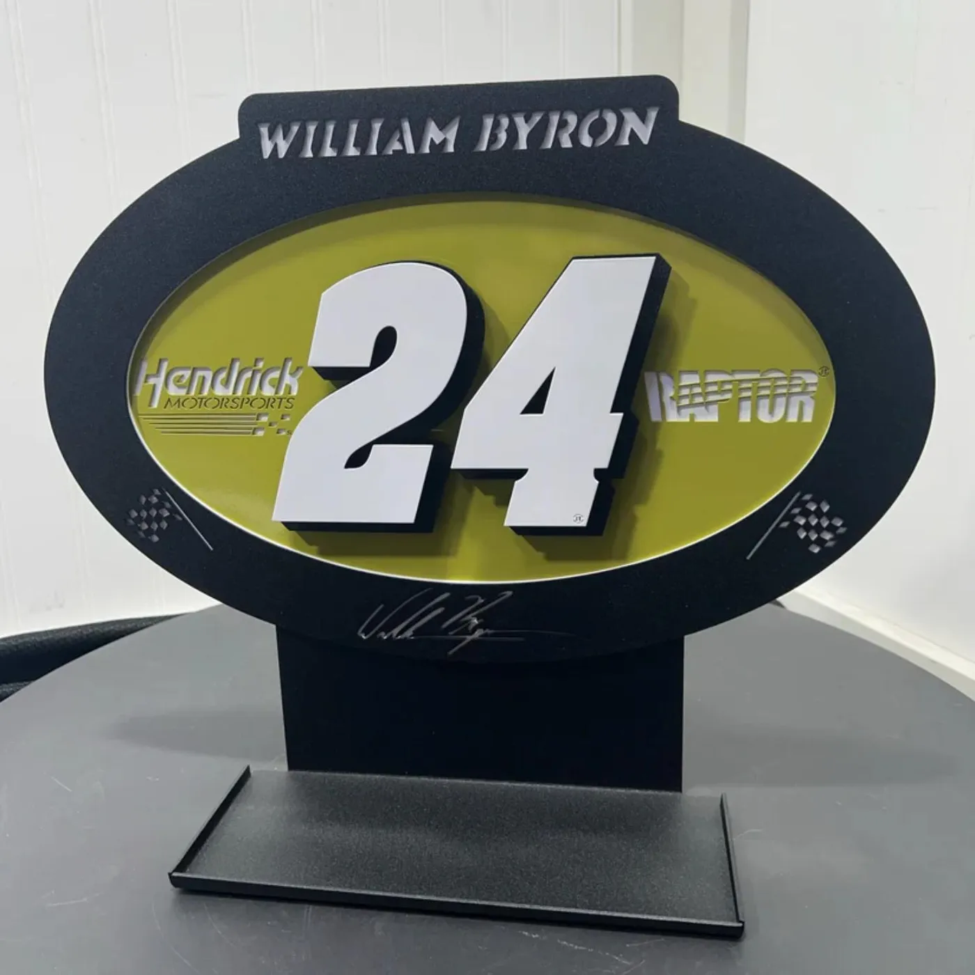 Hendrick Motorsports William Byron #24 Oval 3D Sheet Metal Diecast Display