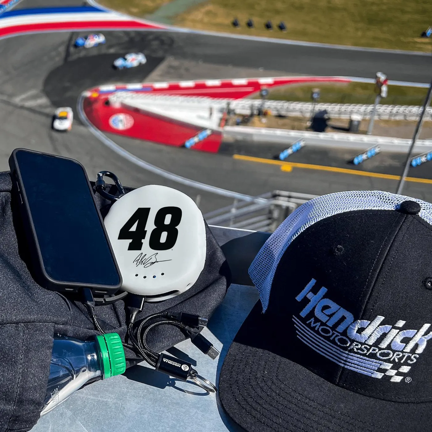 Hendrick Motorsports Alex Bowman #48 Nocqua Powerbank w/StashPack and Quad Cable