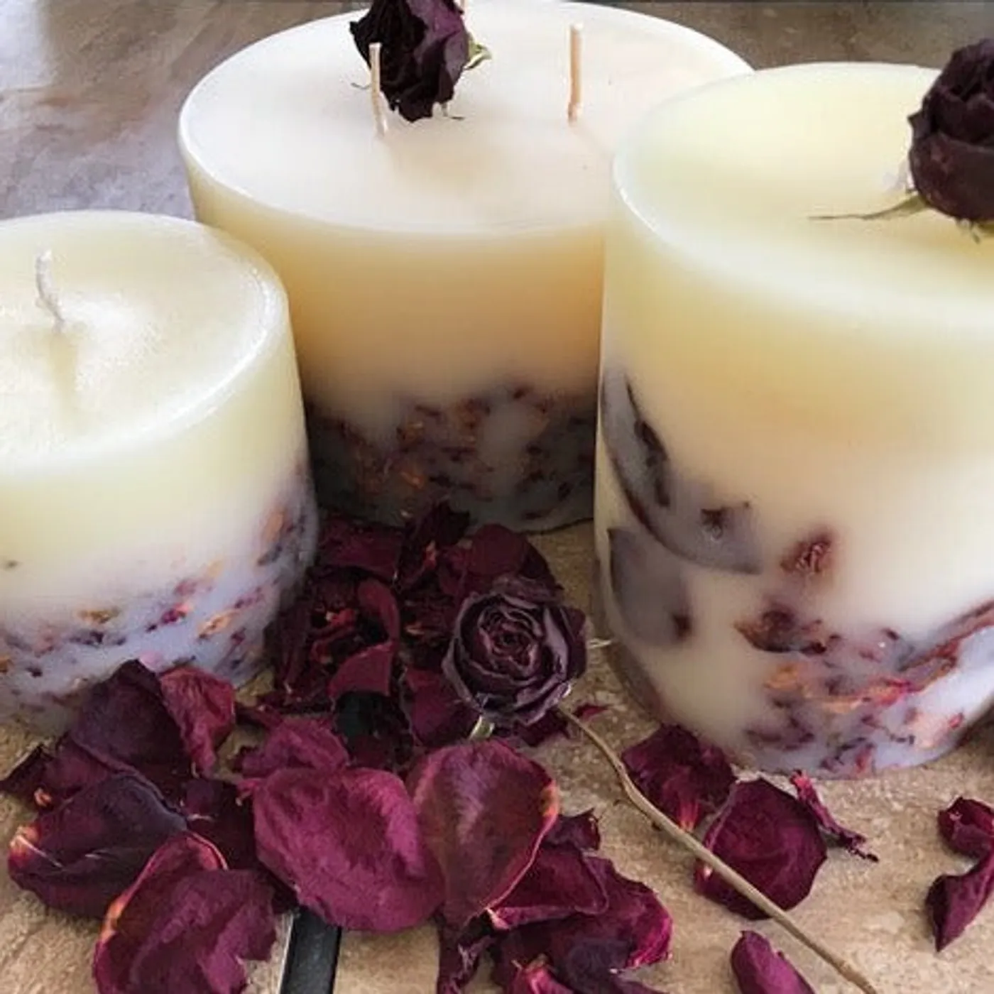 Liddy Clark WRAPPED UP IN ROSES Rose Candle