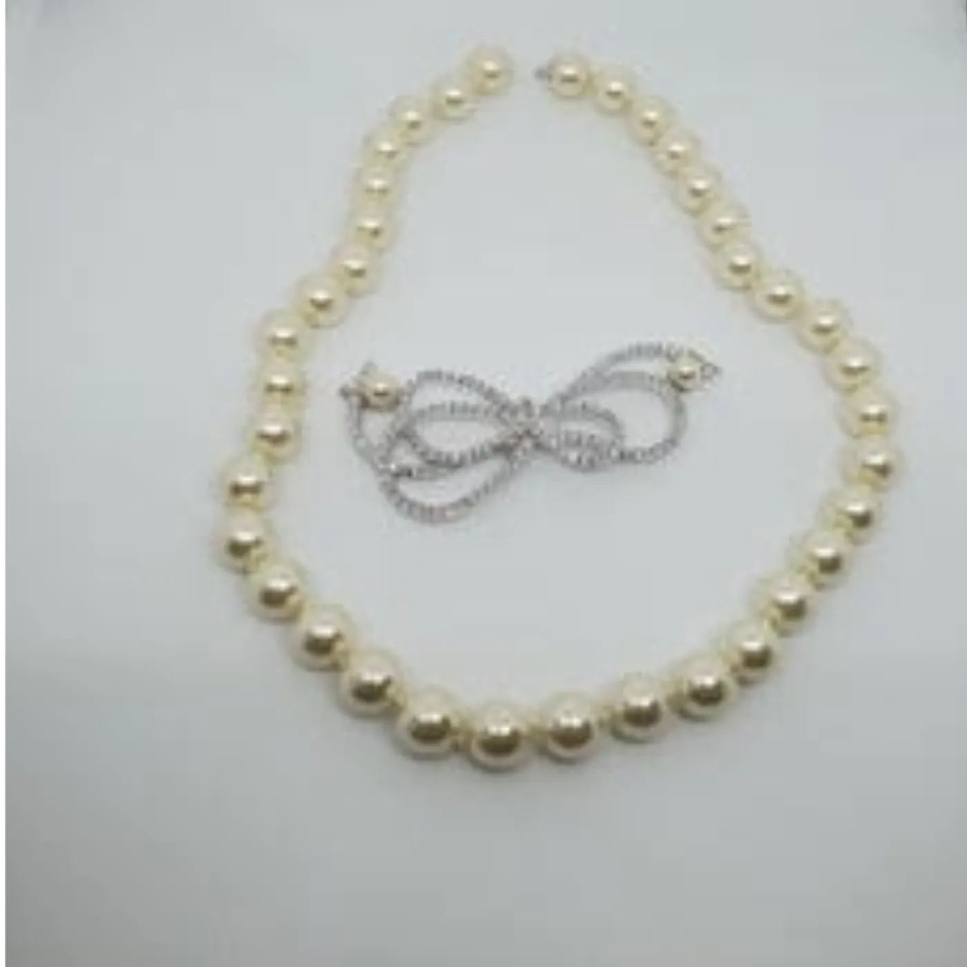 Marie Osmond Pearl Screw Necklace