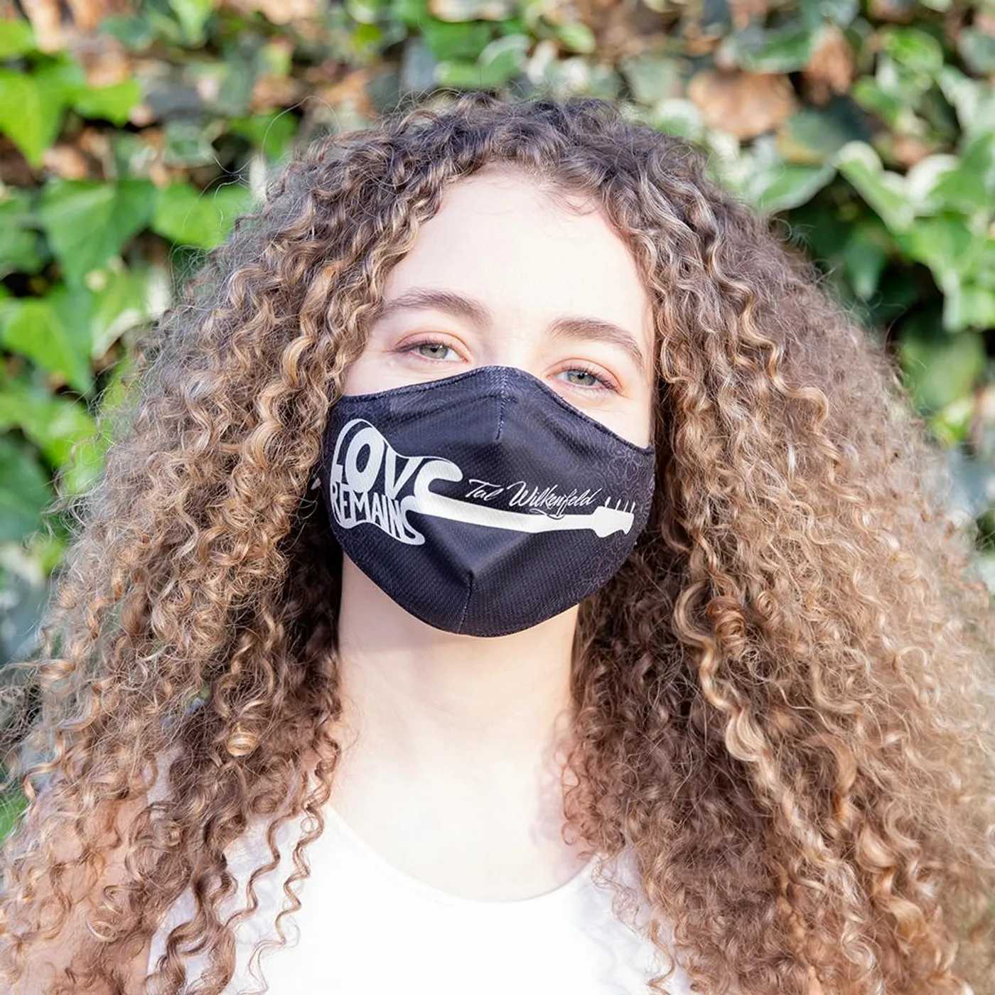 Tal Wilkenfeld - Love Remains Guitar Mask