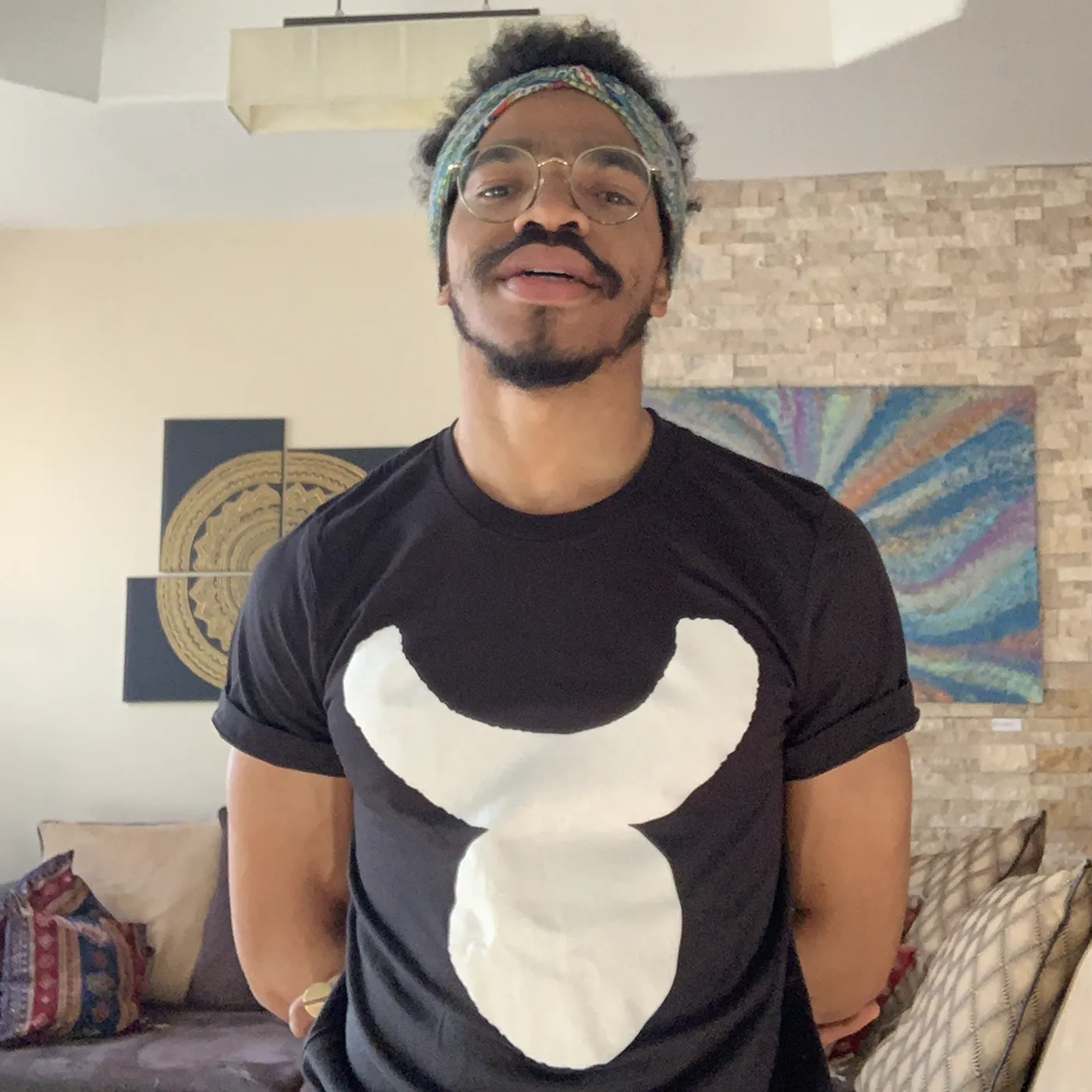 KAMAUU Logo Tee Black